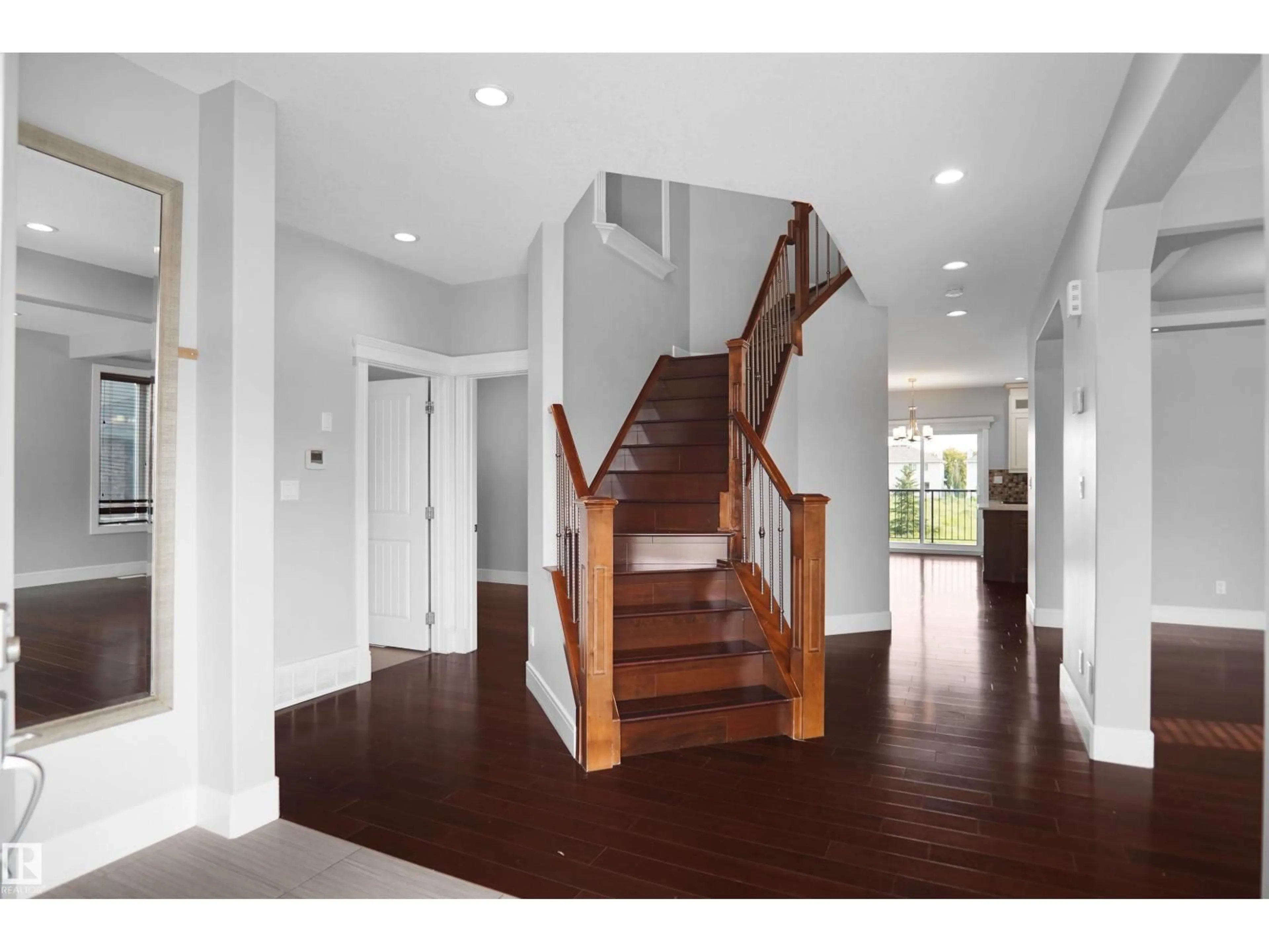 Indoor entryway for 13055 164 AV, Edmonton Alberta T6V0E7