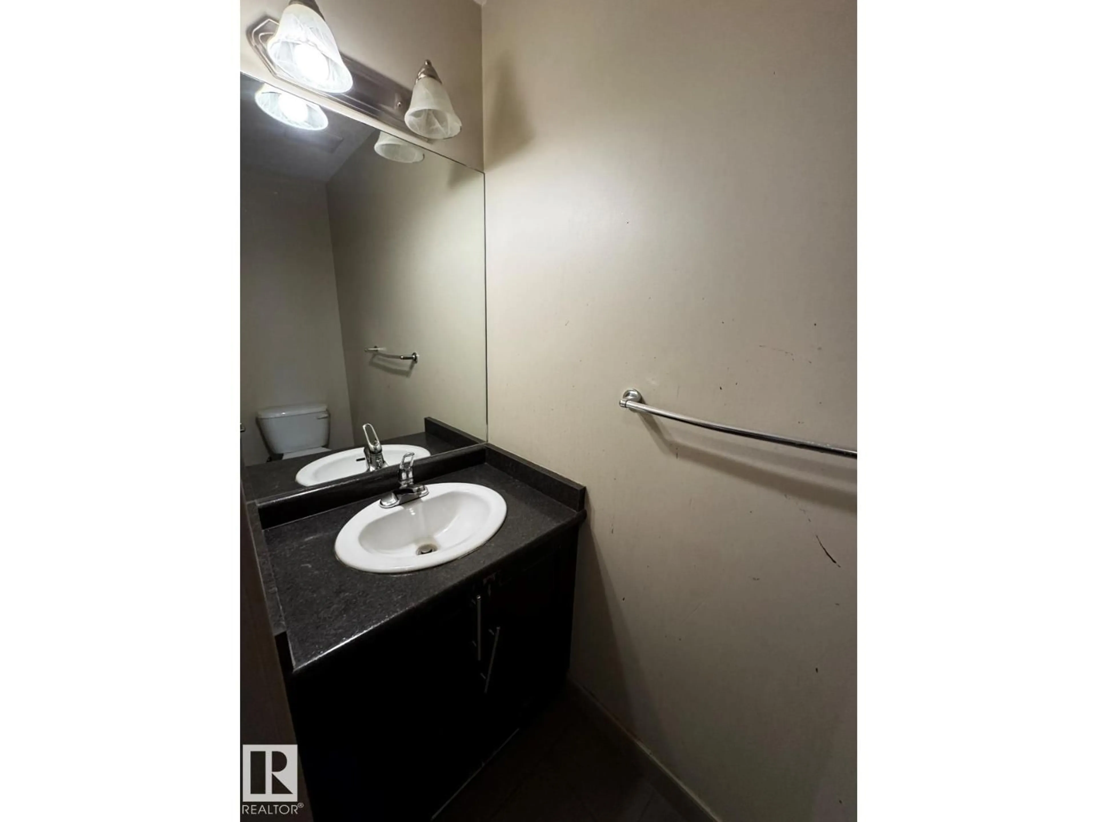 A pic of a room for 6 - 1820 34 AV, Edmonton Alberta T6T0N9