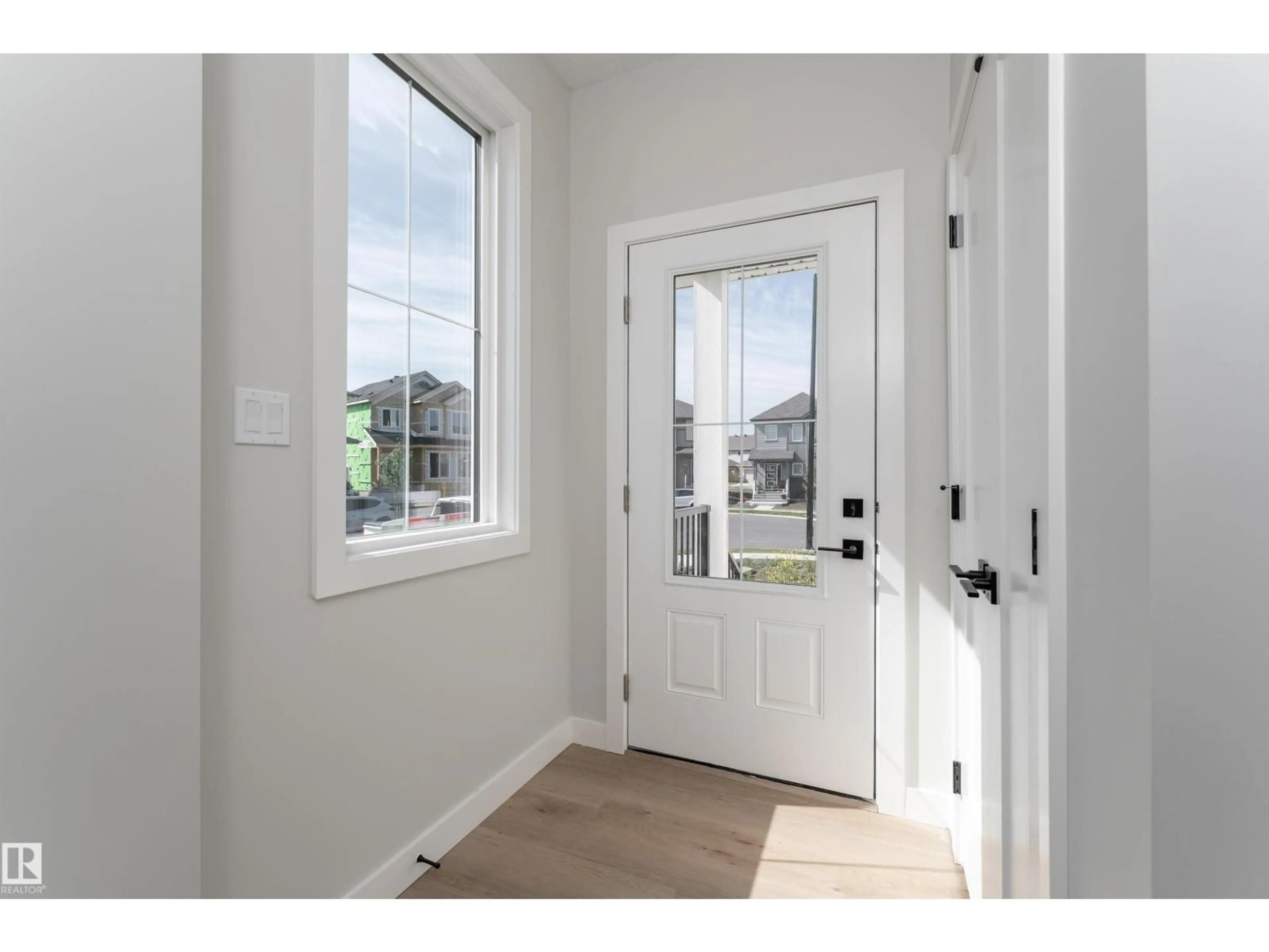 Indoor entryway for 93 ELLIOTT WD, Fort Saskatchewan Alberta T8L1R8