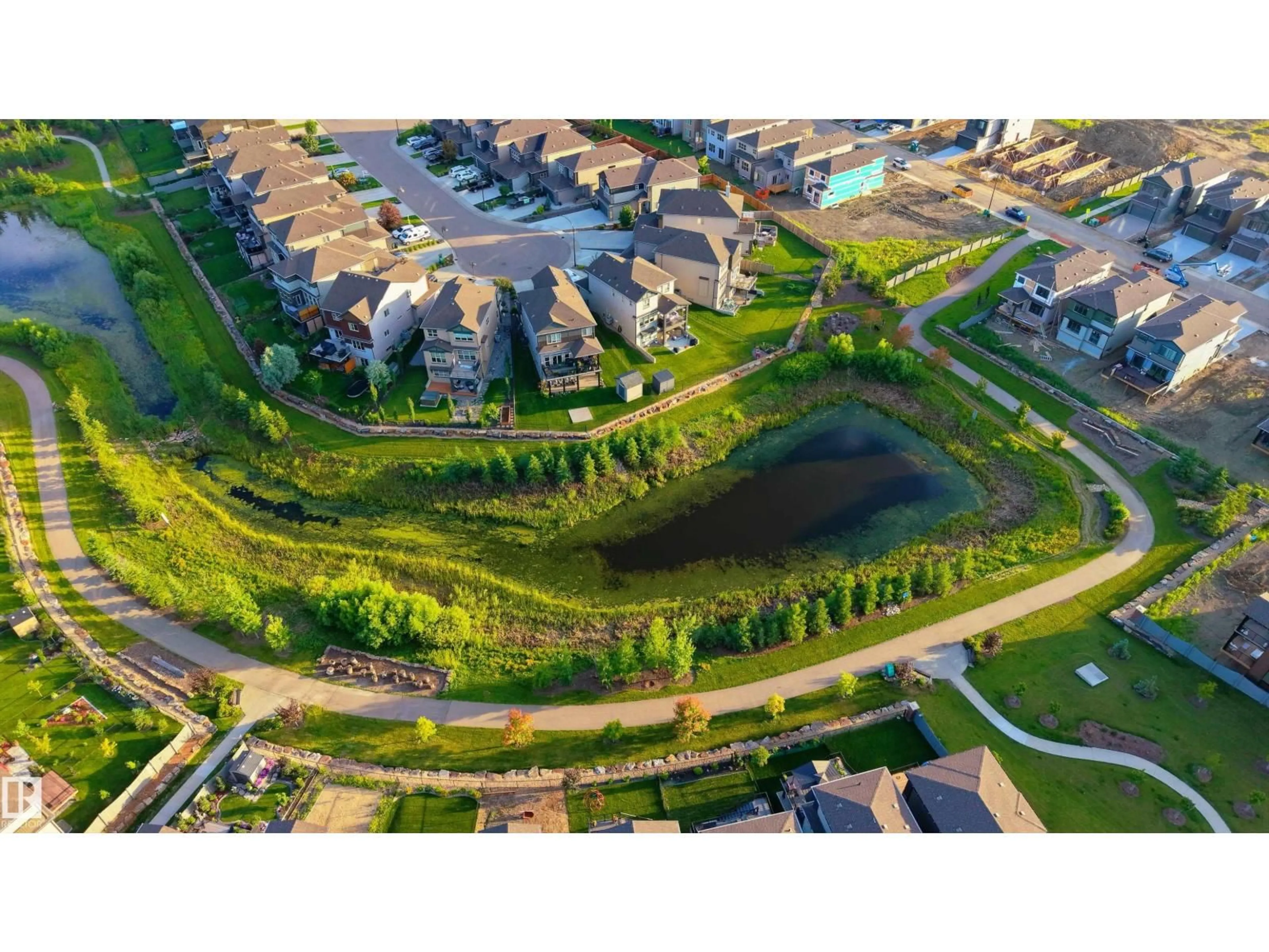 A pic from outside/outdoor area/front of a property/back of a property/a pic from drone, street for 117 GARNEAU GA, Spruce Grove Alberta T7X2Y6
