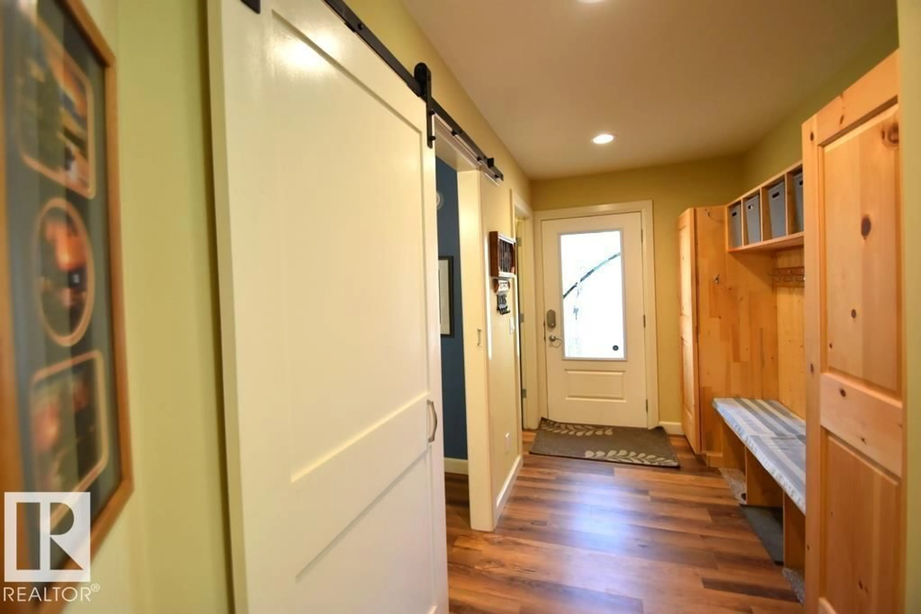 Indoor entryway for 272 EVERGREEN RD, Rural Athabasca County Alberta T0A0M0