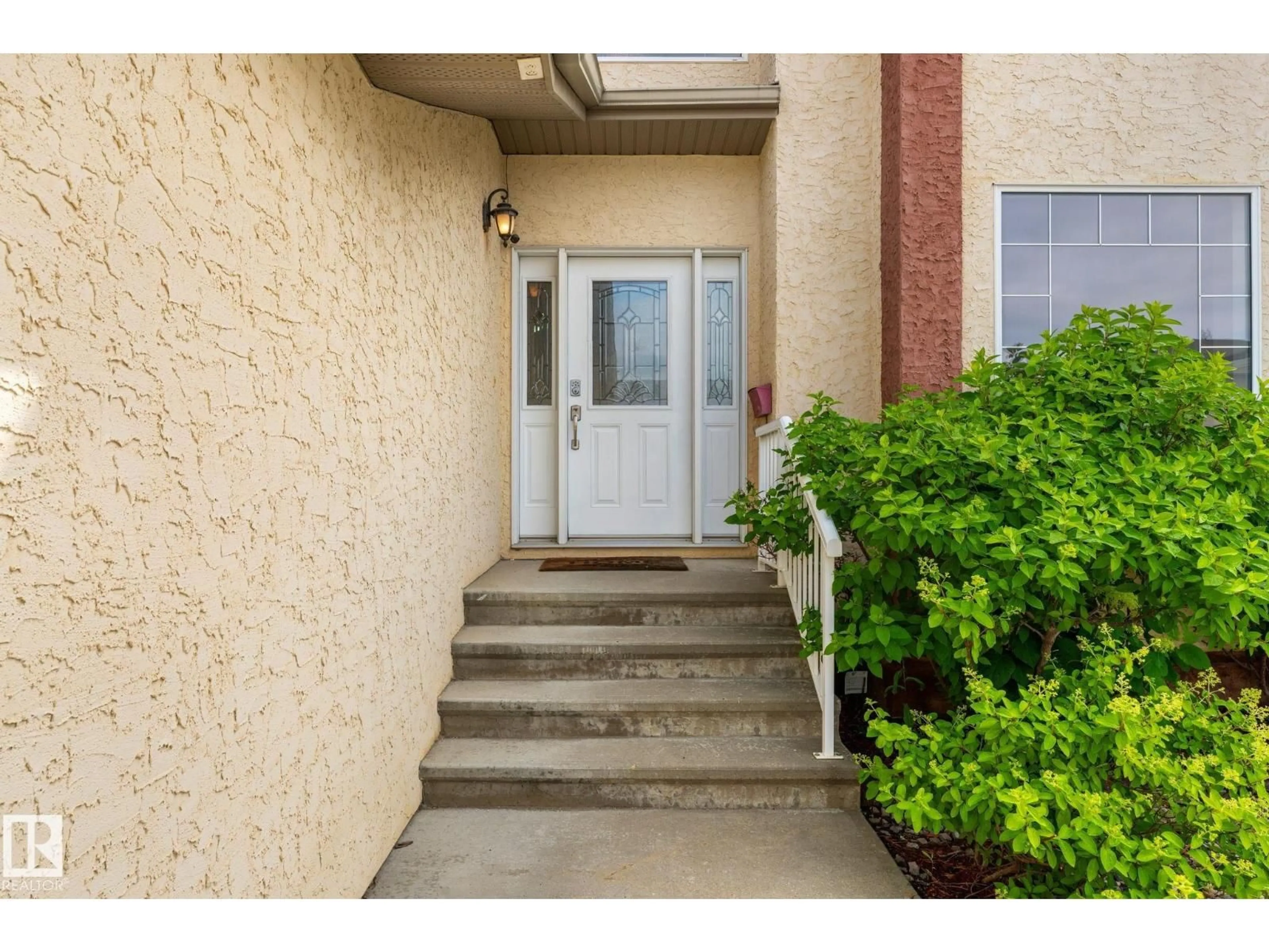 Indoor entryway for NW - 16115 134 ST, Edmonton Alberta T6V0C1