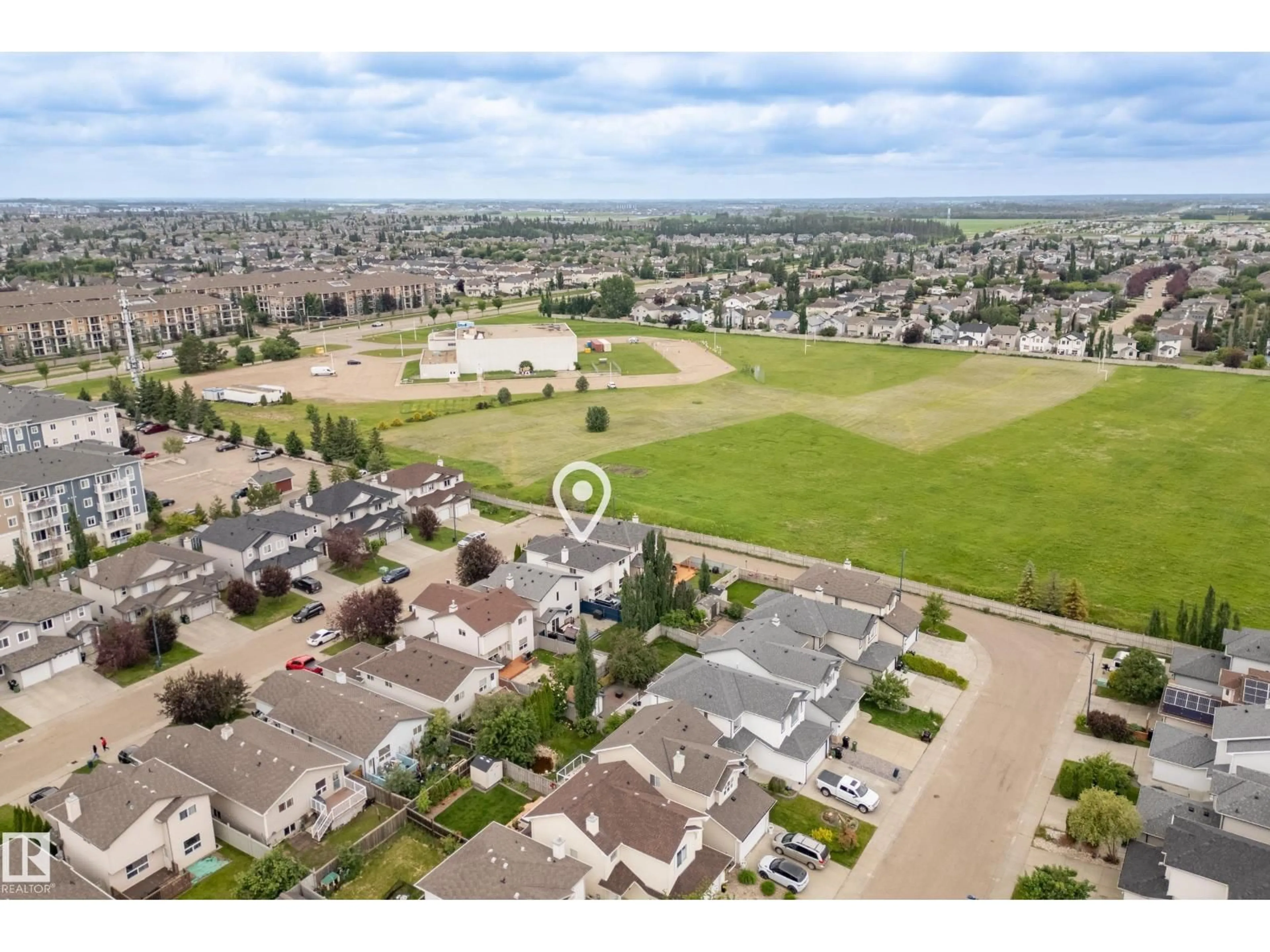A pic from outside/outdoor area/front of a property/back of a property/a pic from drone, street for SW - 3996 MCMULLEN GR, Edmonton Alberta T6W1S8