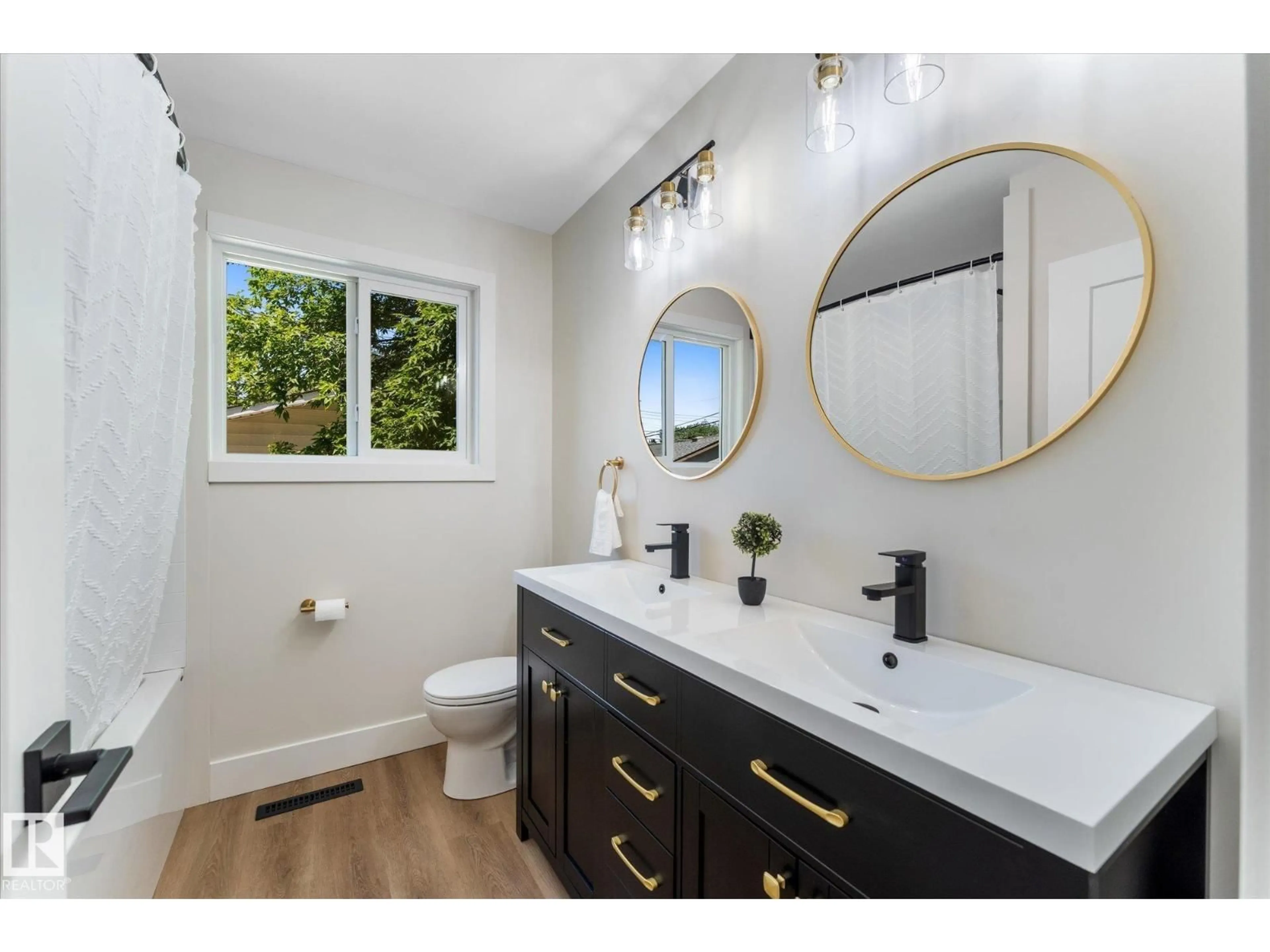 Contemporary bathroom, ceramic/tile floor for 10803 136 AV, Edmonton Alberta T5E1W6
