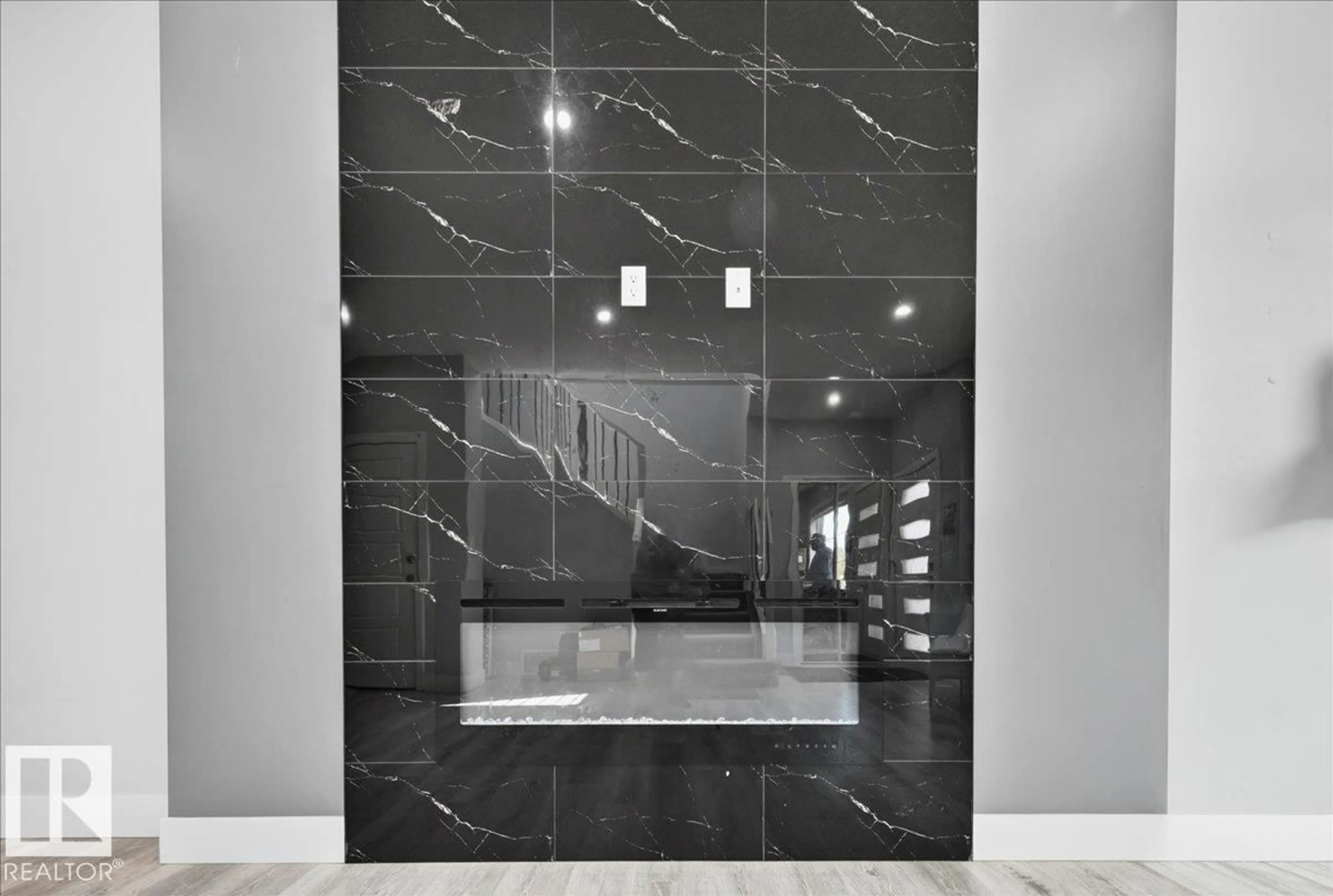 Lobby for NW - 7332-7334 77 ST, Edmonton Alberta T6C2L2