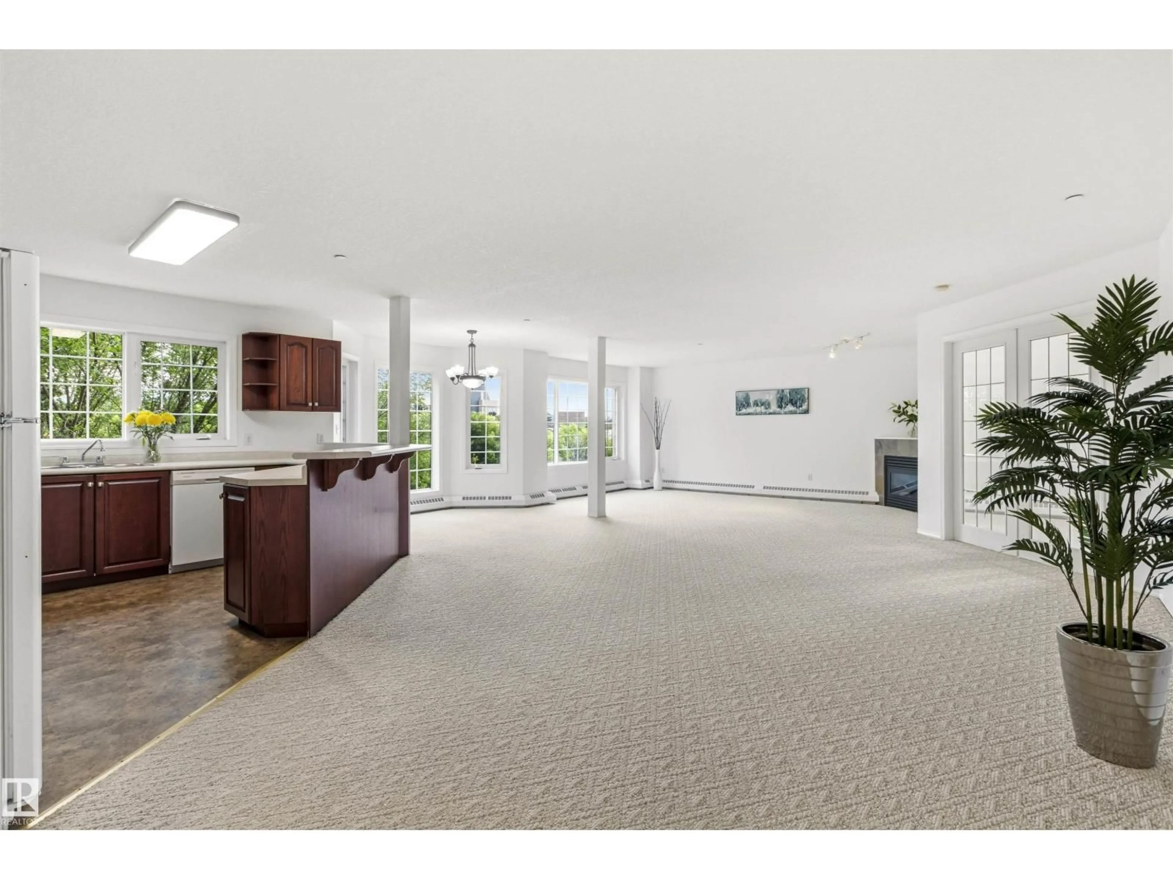Indoor foyer for 14 - 201 MISSION AV, St. Albert Alberta T8N1H4