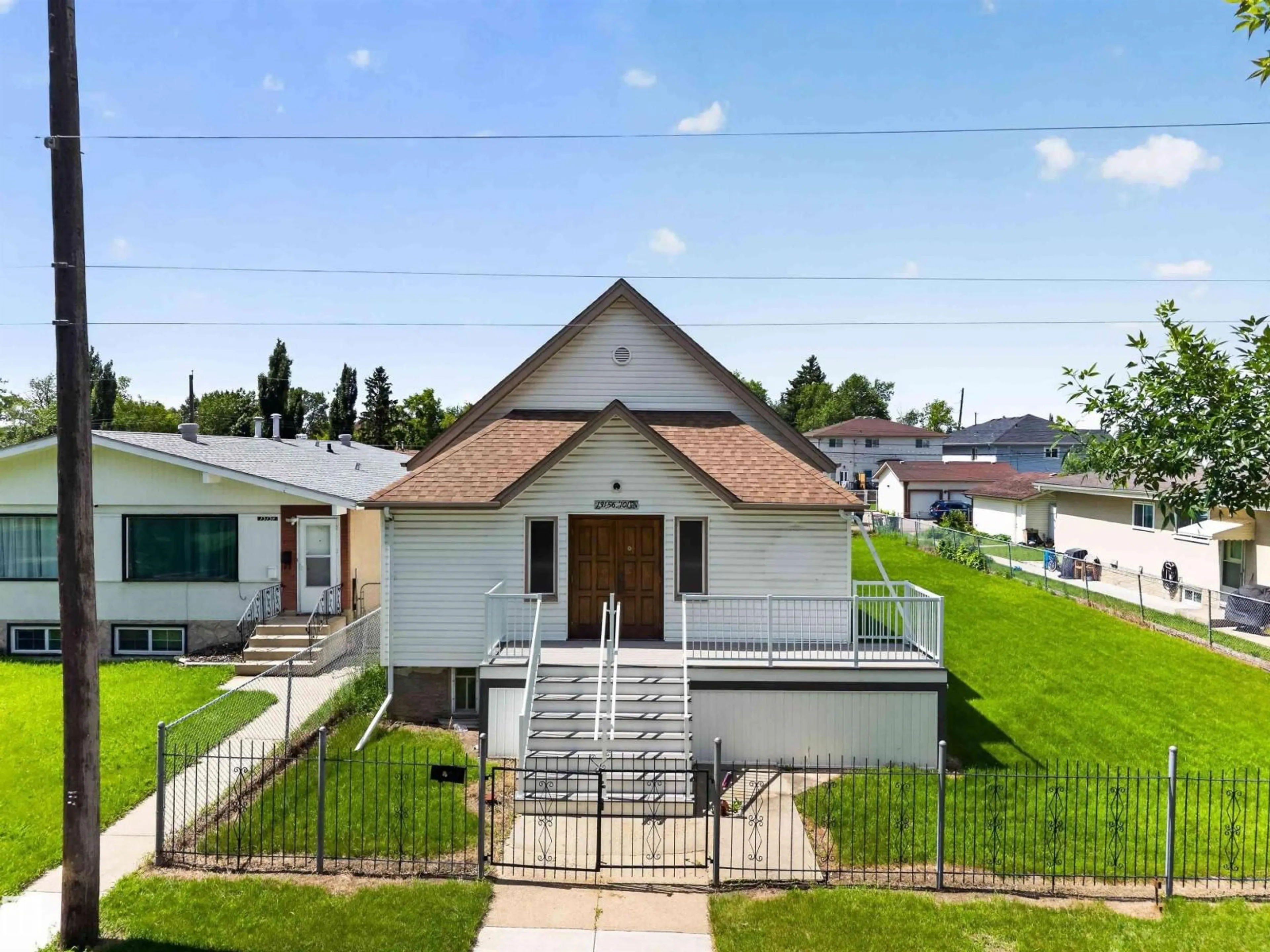 A pic from outside/outdoor area/front of a property/back of a property/a pic from drone, street for NW - 13156 101 ST, Edmonton Alberta T5E4E9
