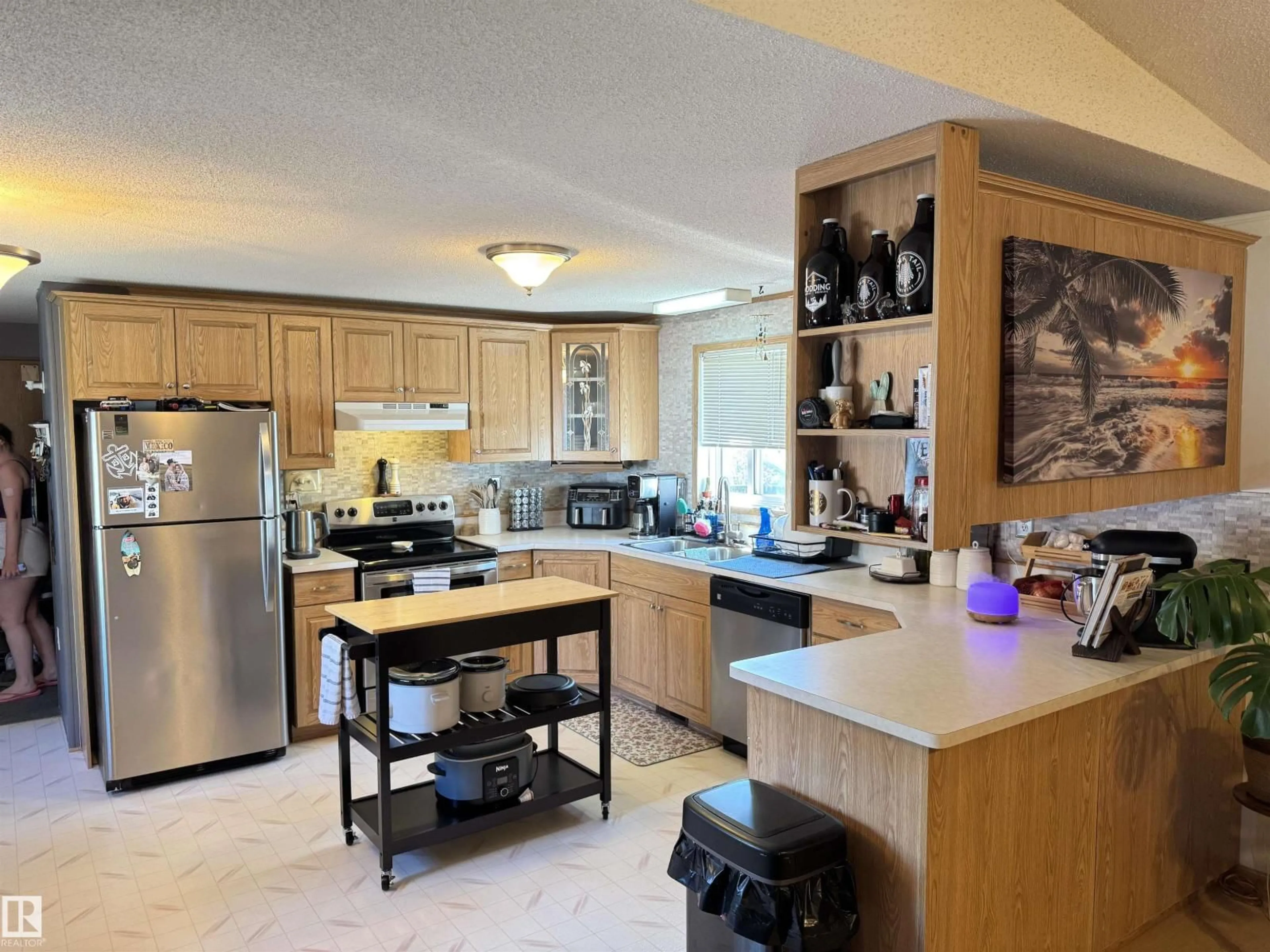 Open concept kitchen, ceramic/tile floor for 5421 48A AVE, Drayton Valley Alberta T7A1J8