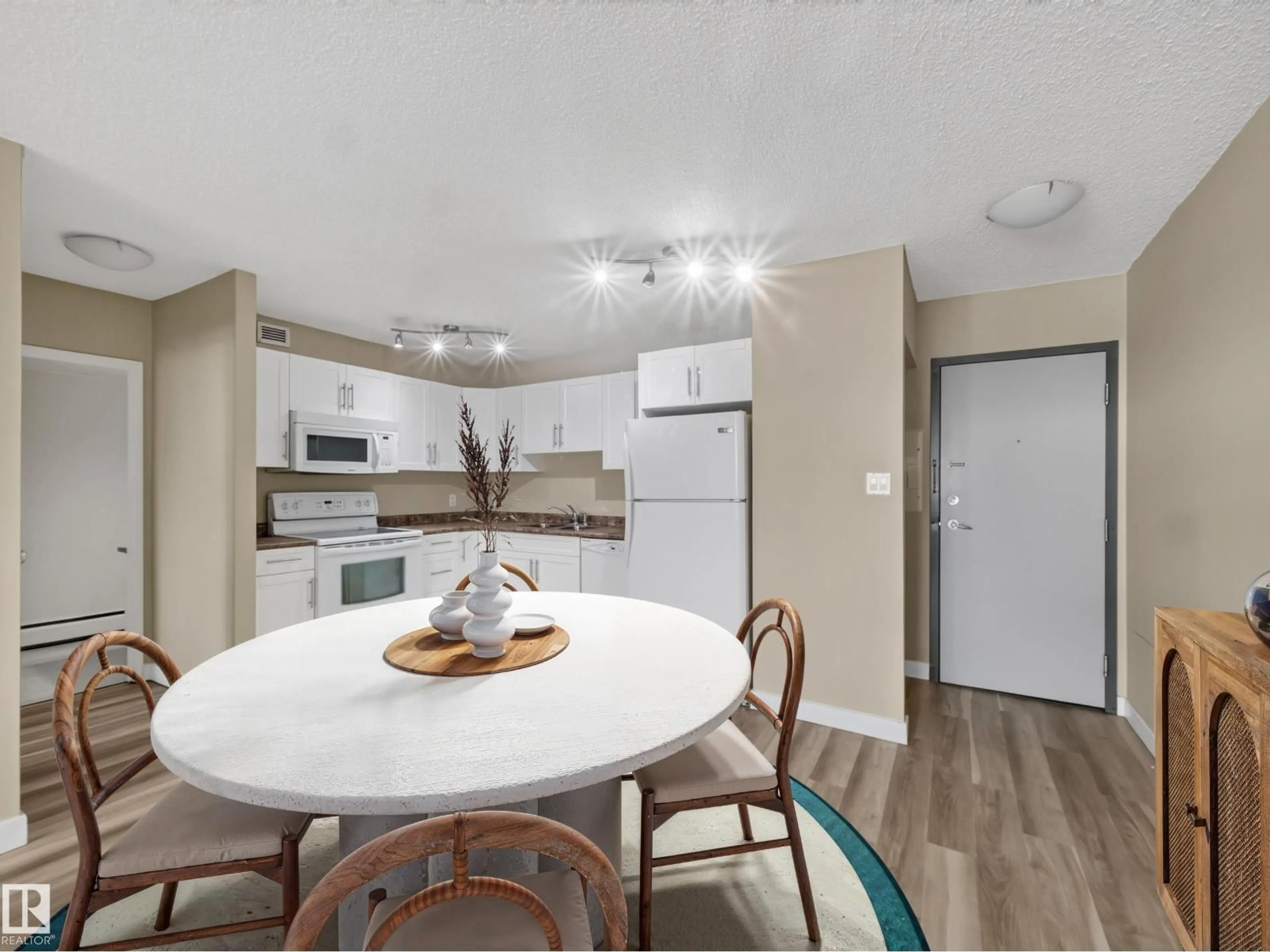 Unknown for #502 - 9710 105 ST, Edmonton Alberta T5K1A4