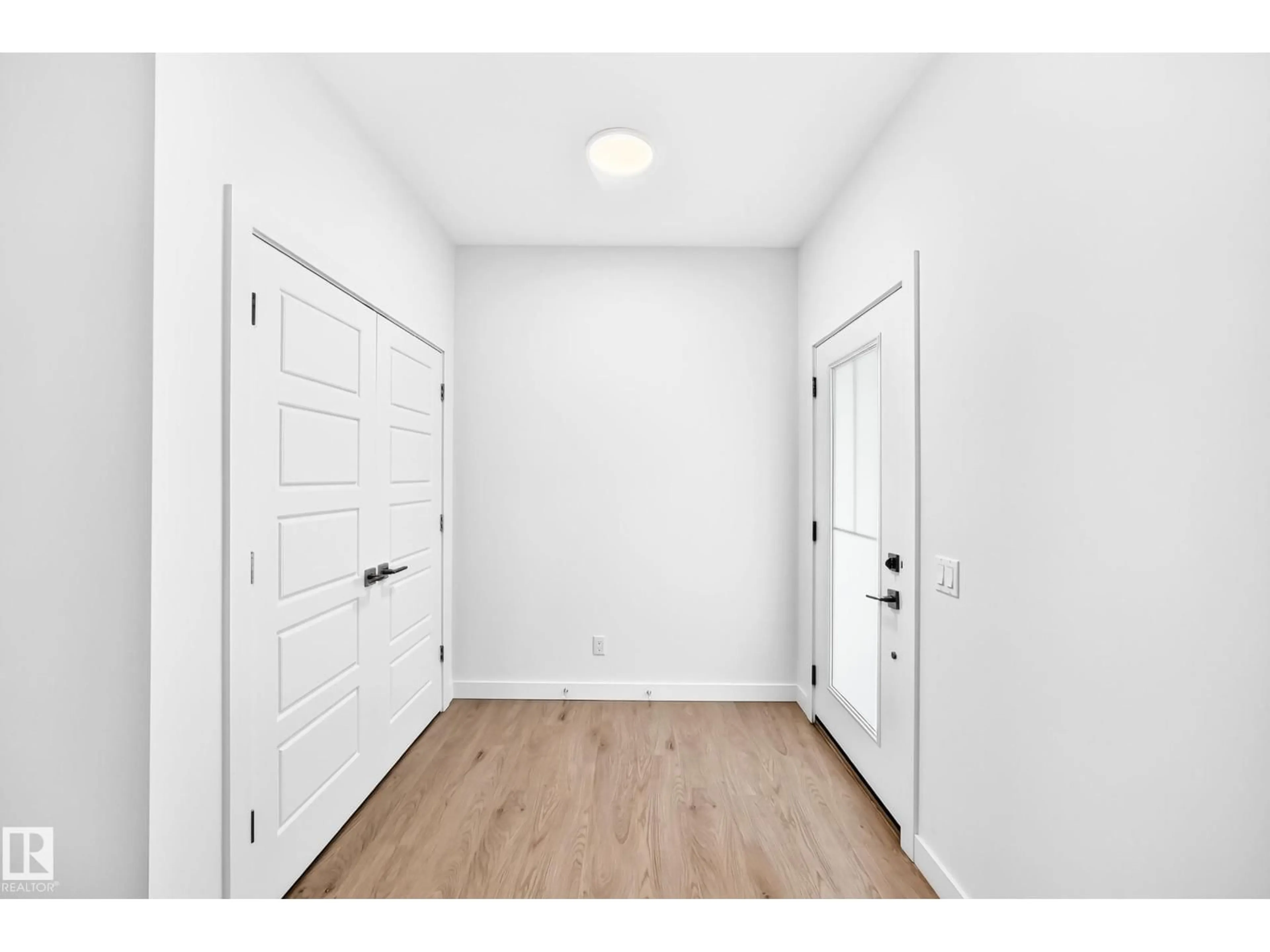 Indoor entryway for SW - 4027 HAWTHORN LI, Edmonton Alberta T6X1Y6