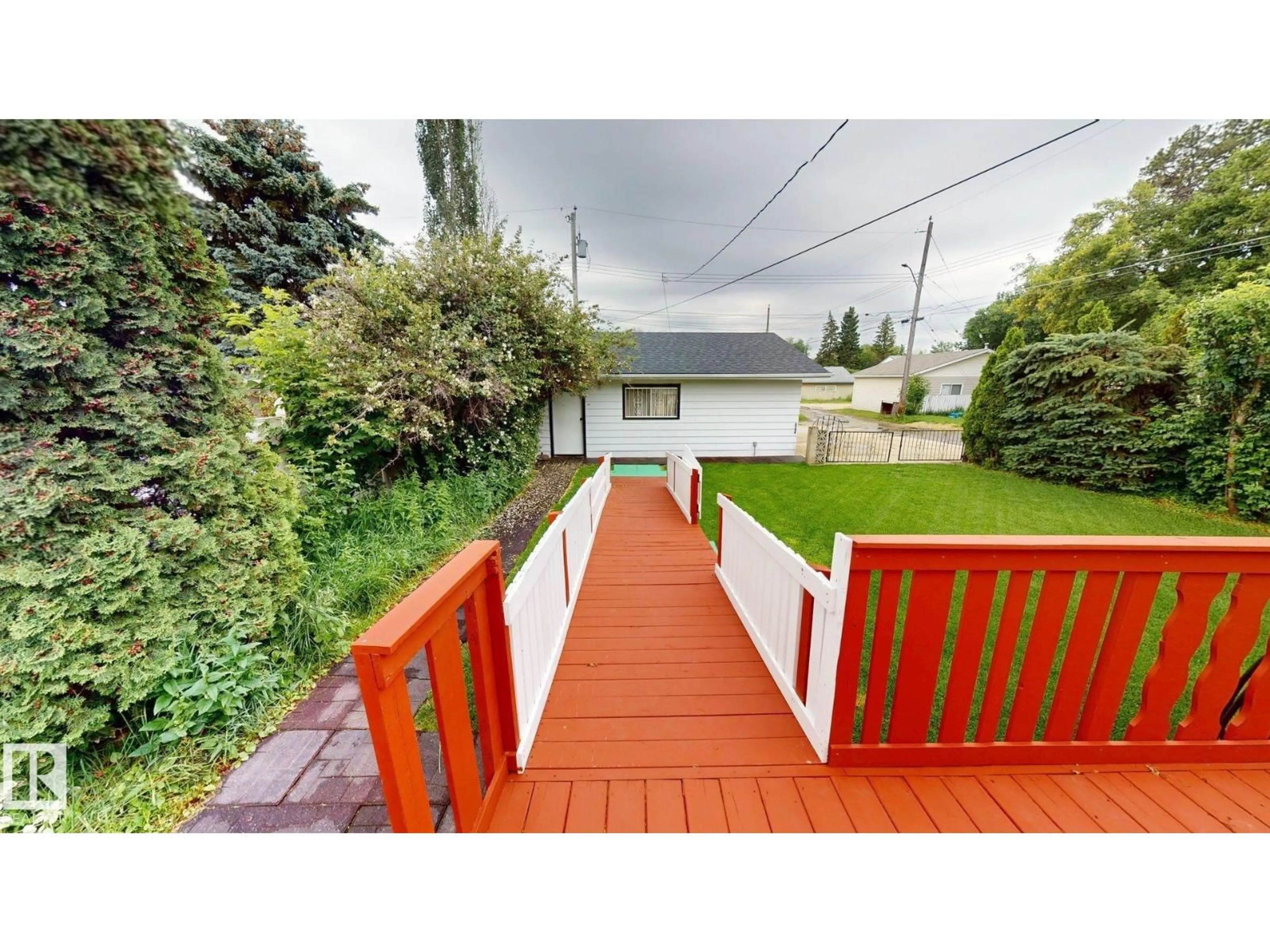 Unknown for 13915 135A AV, Edmonton Alberta T5L4A1