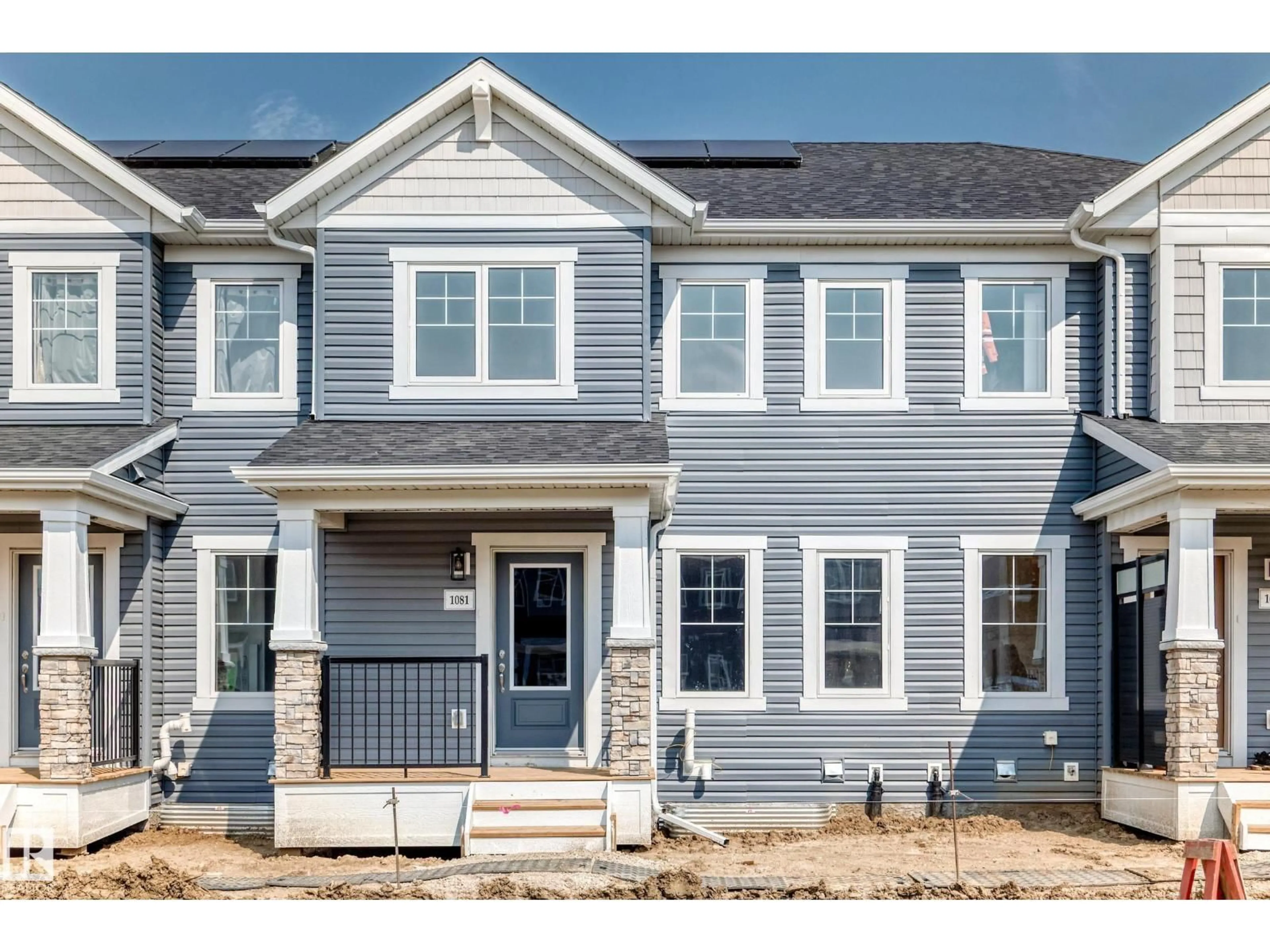 Home with vinyl exterior material, street for 1081 HEARTHSTONE BV, Sherwood Park Alberta T8H3A8