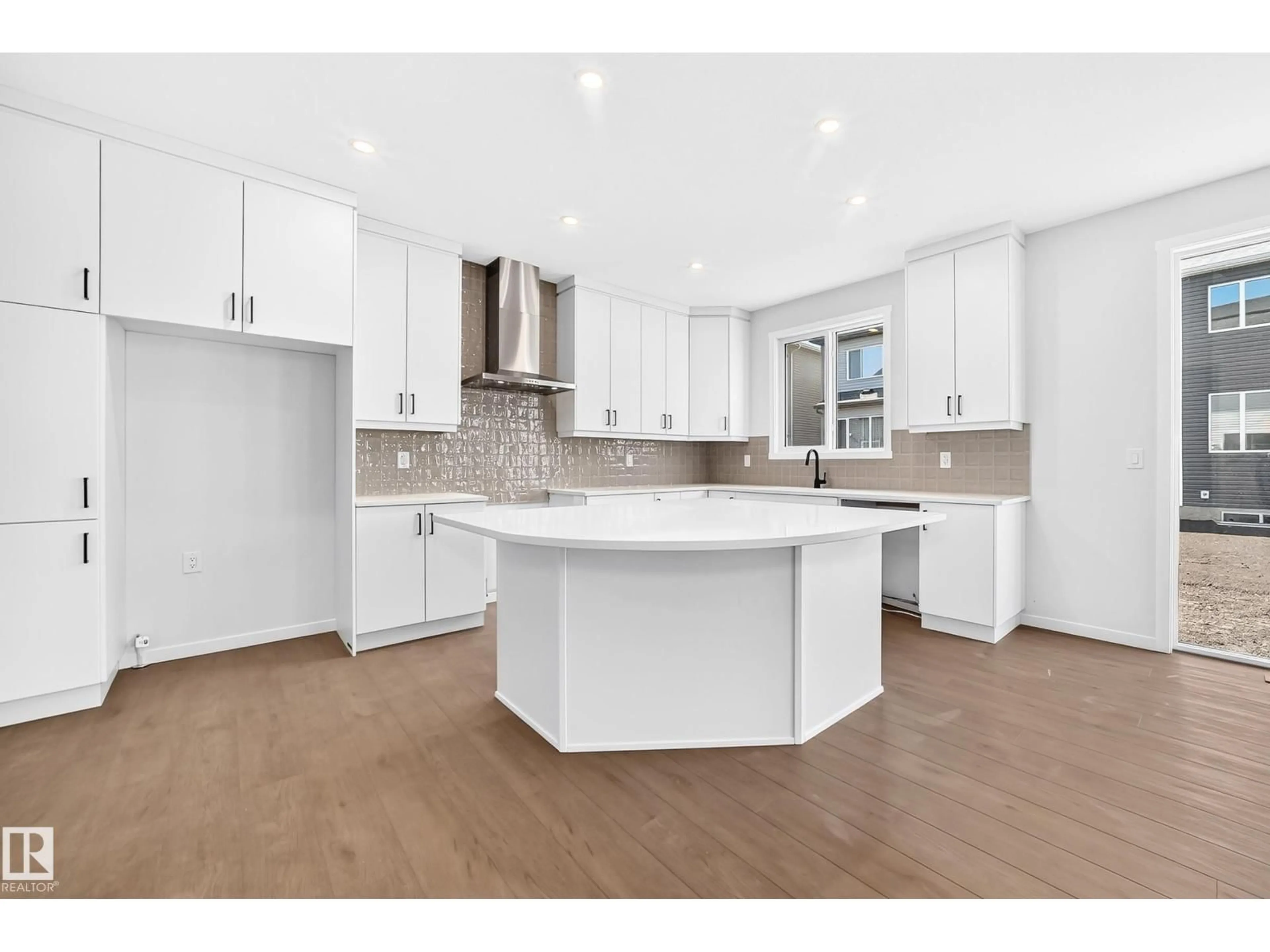 Open concept kitchen, unknown for 1029 FIELDSTONE VW, Sherwood Park Alberta T8H3C4
