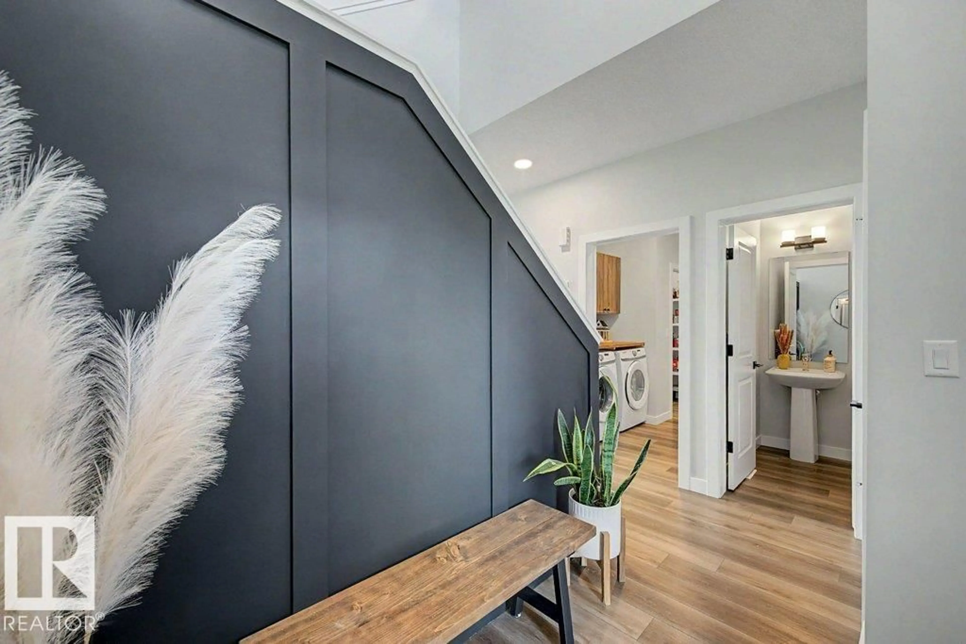 Indoor entryway for 243 BRICKYARD CV, Stony Plain Alberta T7Z0L1