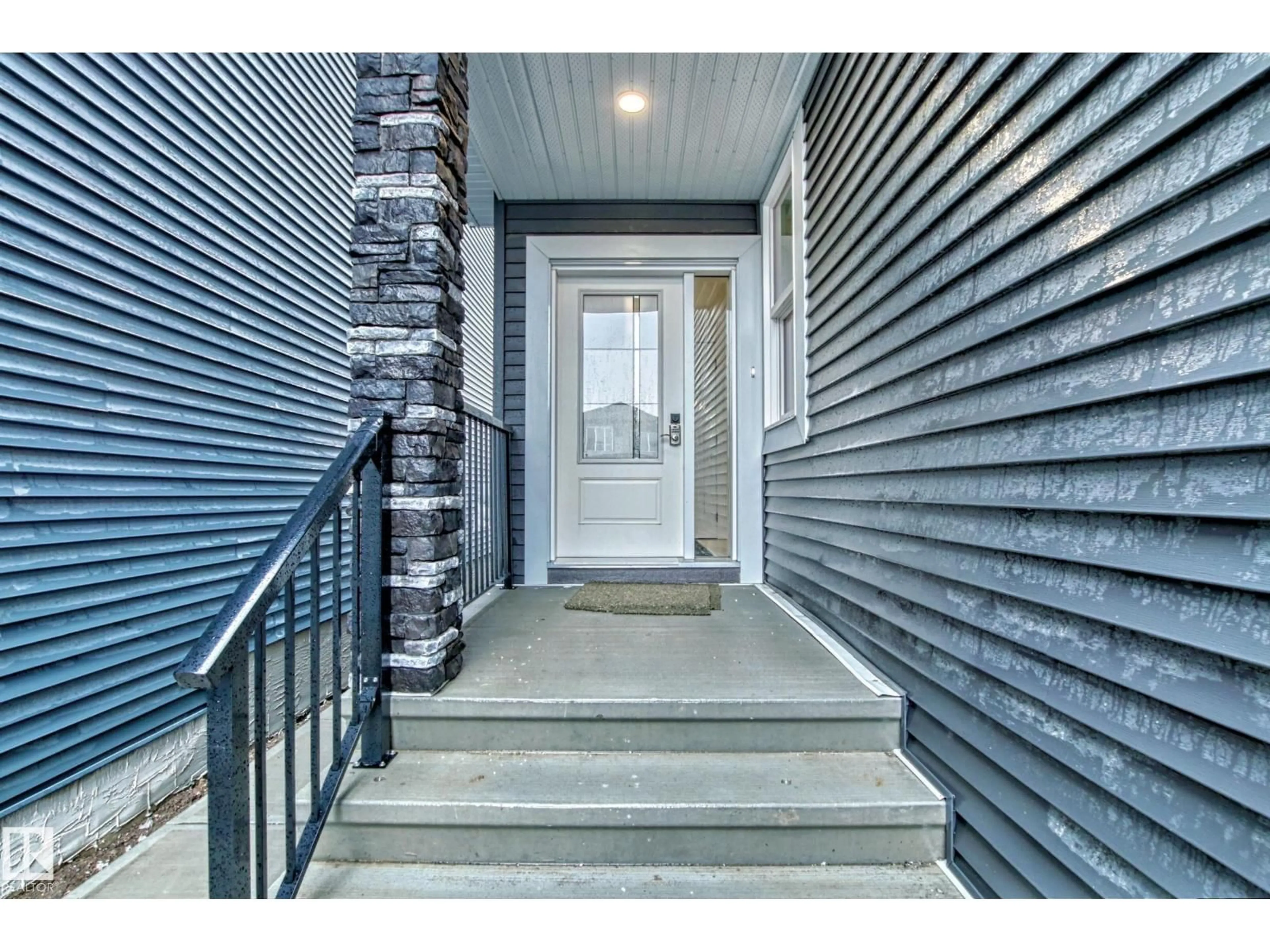 Indoor entryway for 5380 KIMBALL PL, Edmonton Alberta T6W5E5