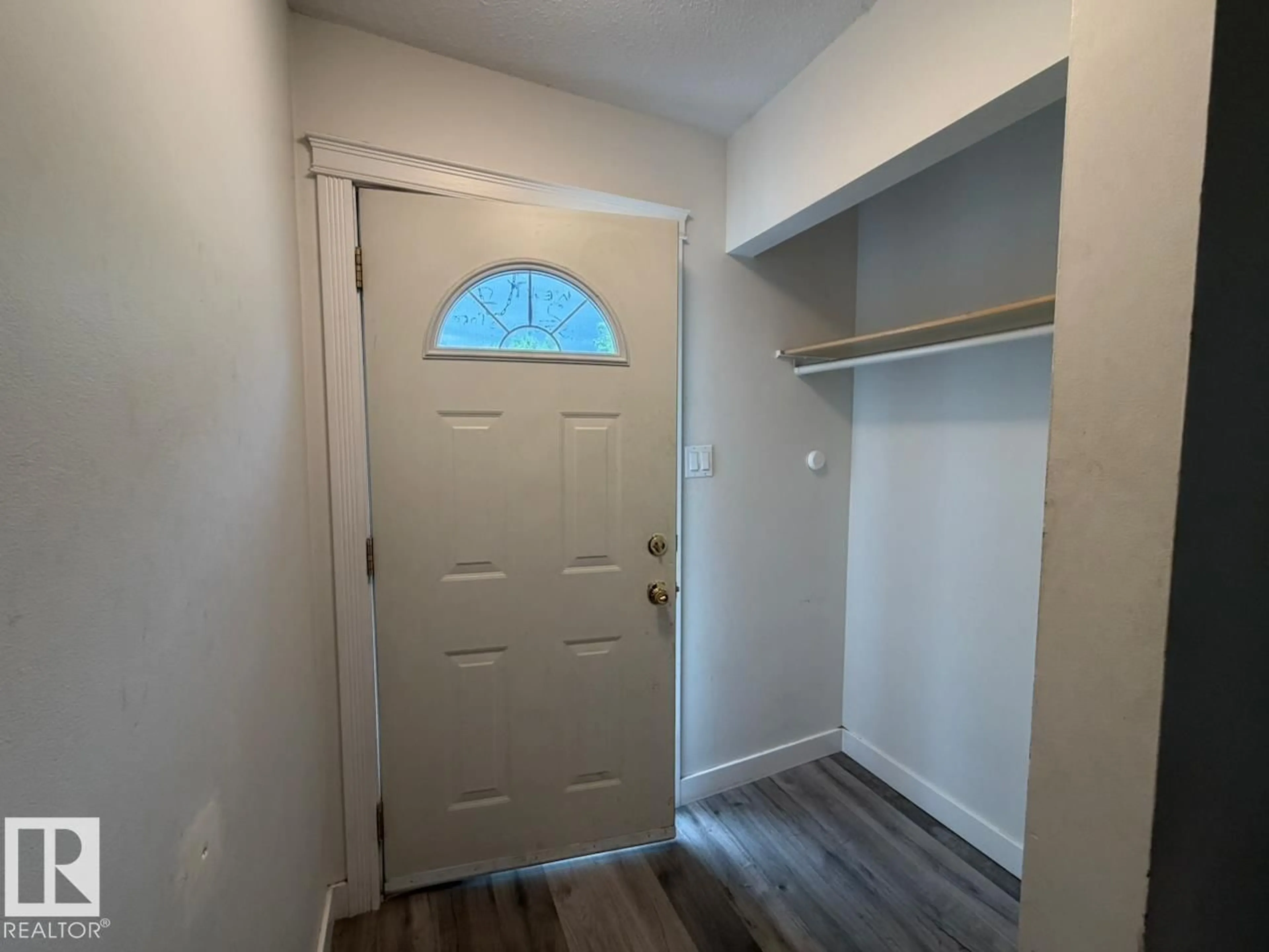 Indoor entryway for NW - 14597 121 ST, Edmonton Alberta T5X2S2