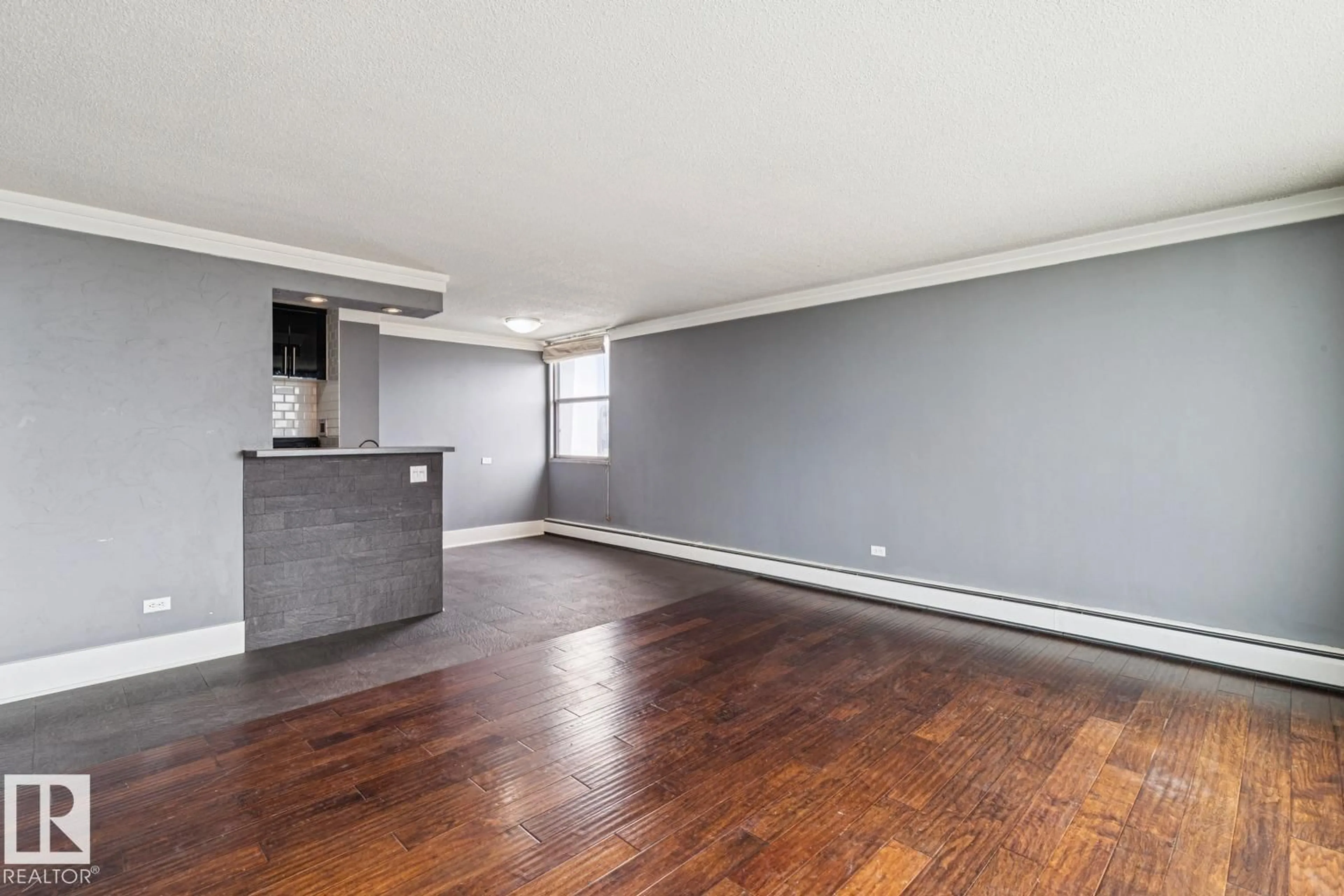 A pic of a room for 9930 - 1107 113 ST, Edmonton Alberta T5K1N6