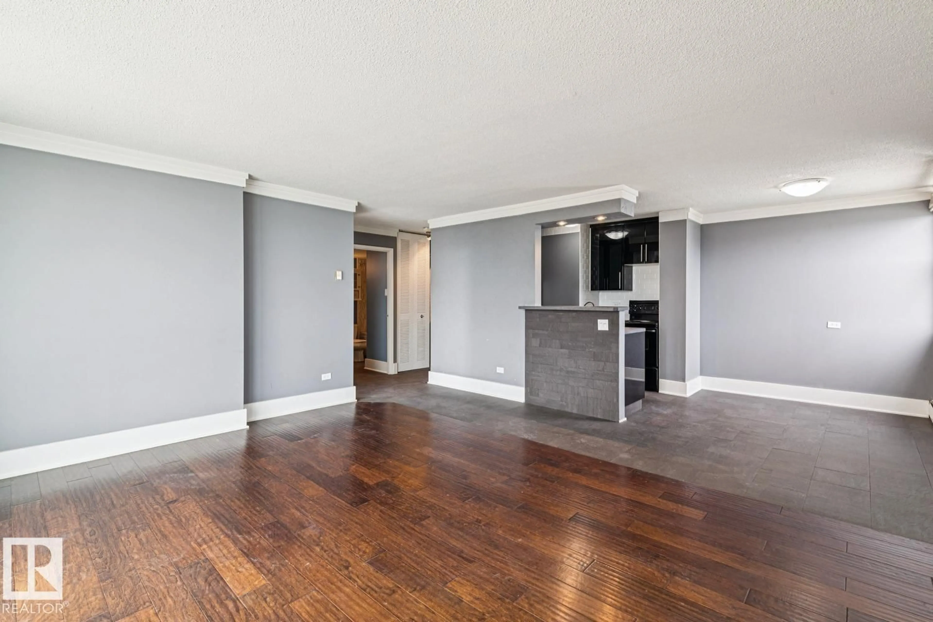 A pic of a room for 9930 - 1107 113 ST, Edmonton Alberta T5K1N6