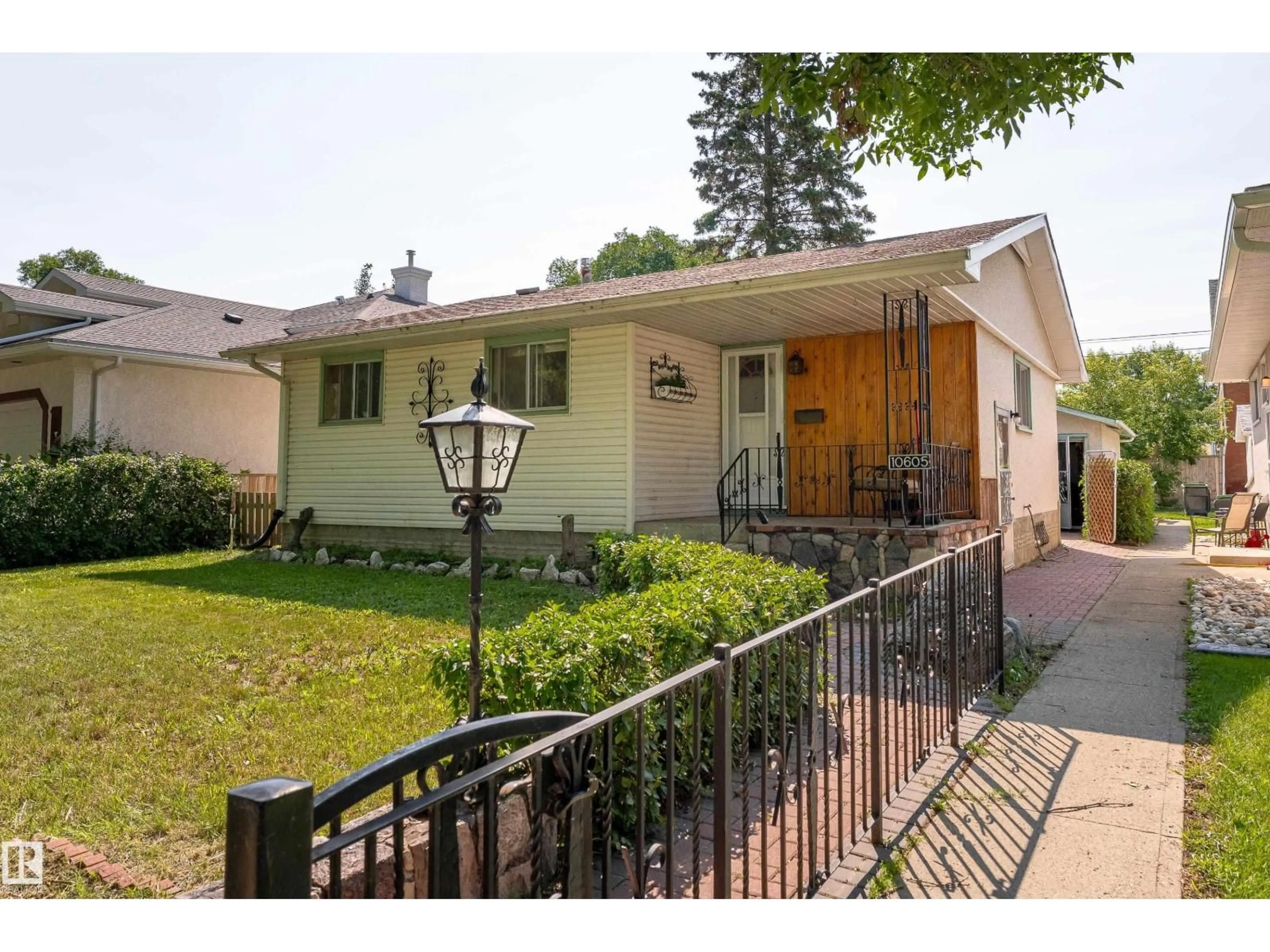 Unknown for 10605 101 AV, Fort Saskatchewan Alberta T8L2B3