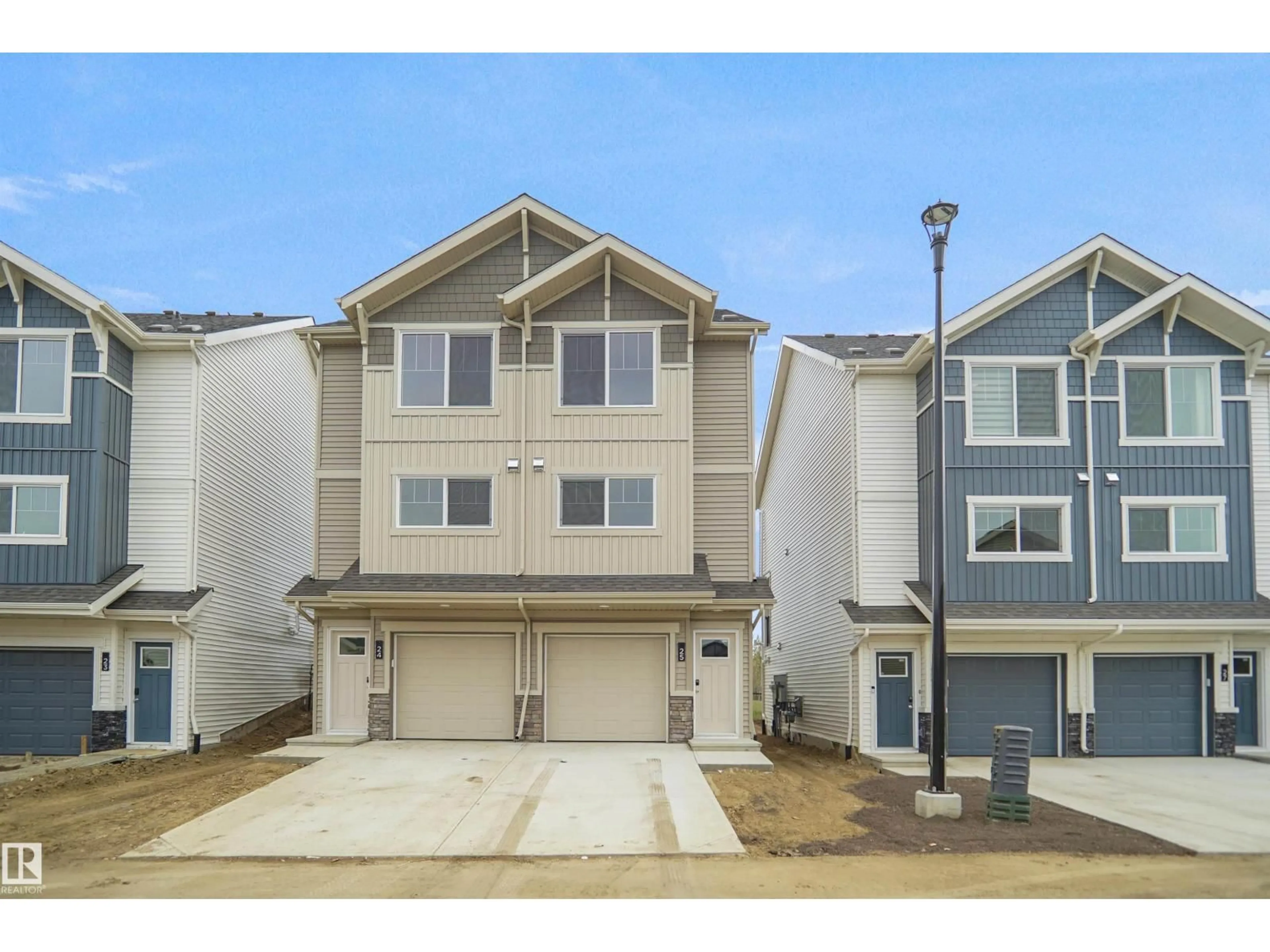 Home with vinyl exterior material, street for 22 531 MERLIN LANDING LD, Edmonton Alberta T5S0L9