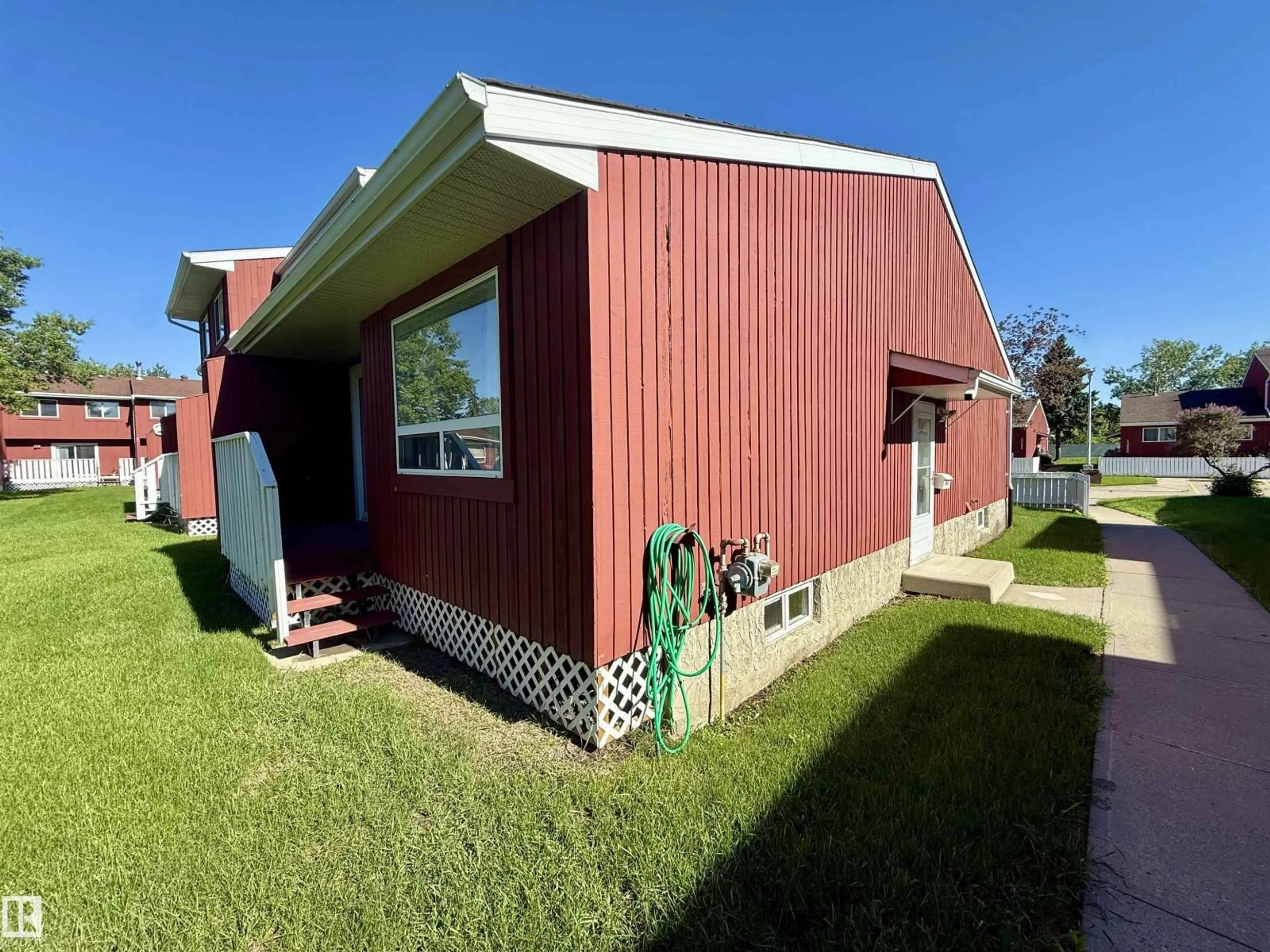 Shed for 10654 BEAUMARIS RD, Edmonton Alberta T5X3N4