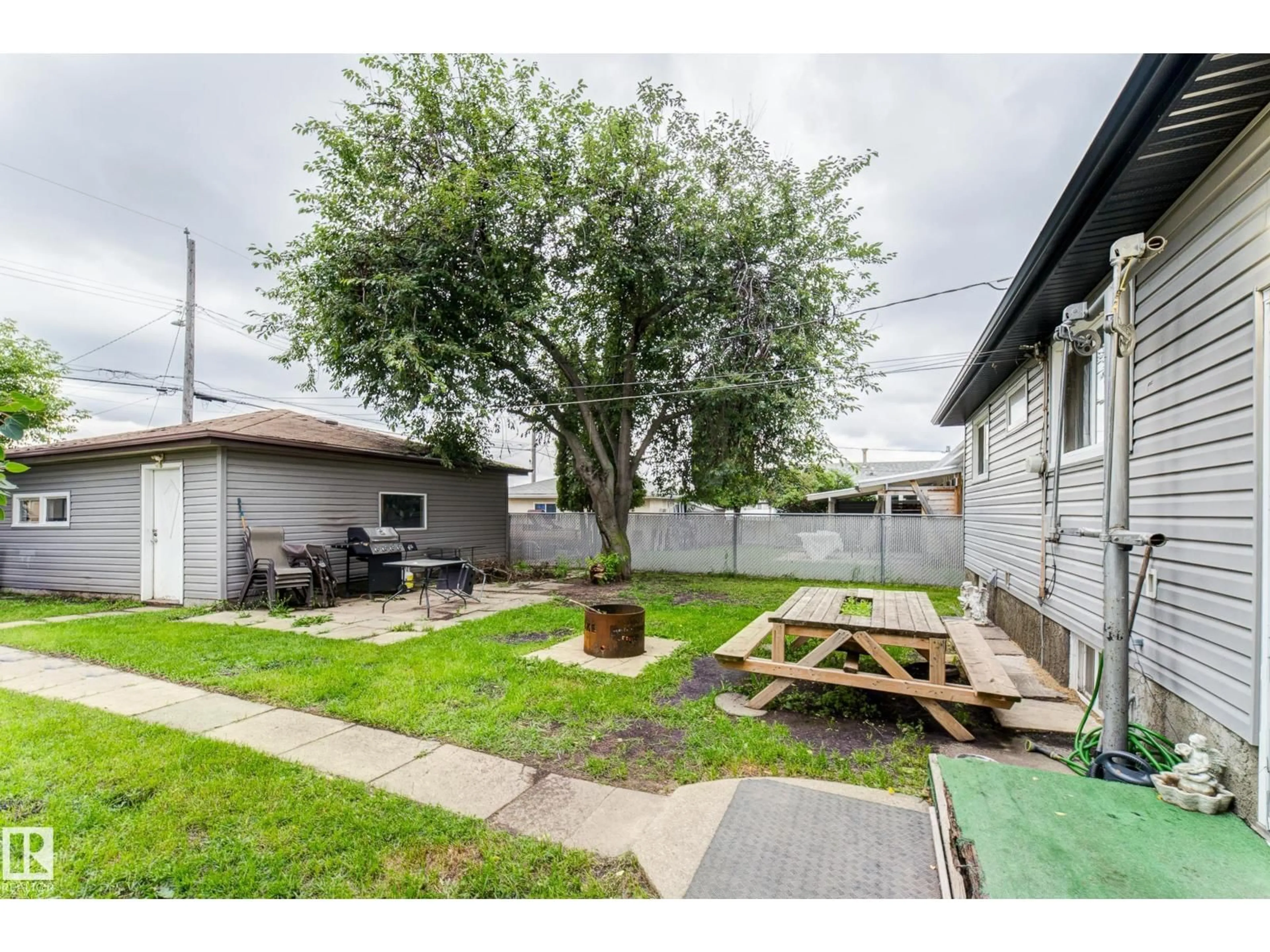 Patio, street for NW - 13211 77 ST, Edmonton Alberta T5C1C8