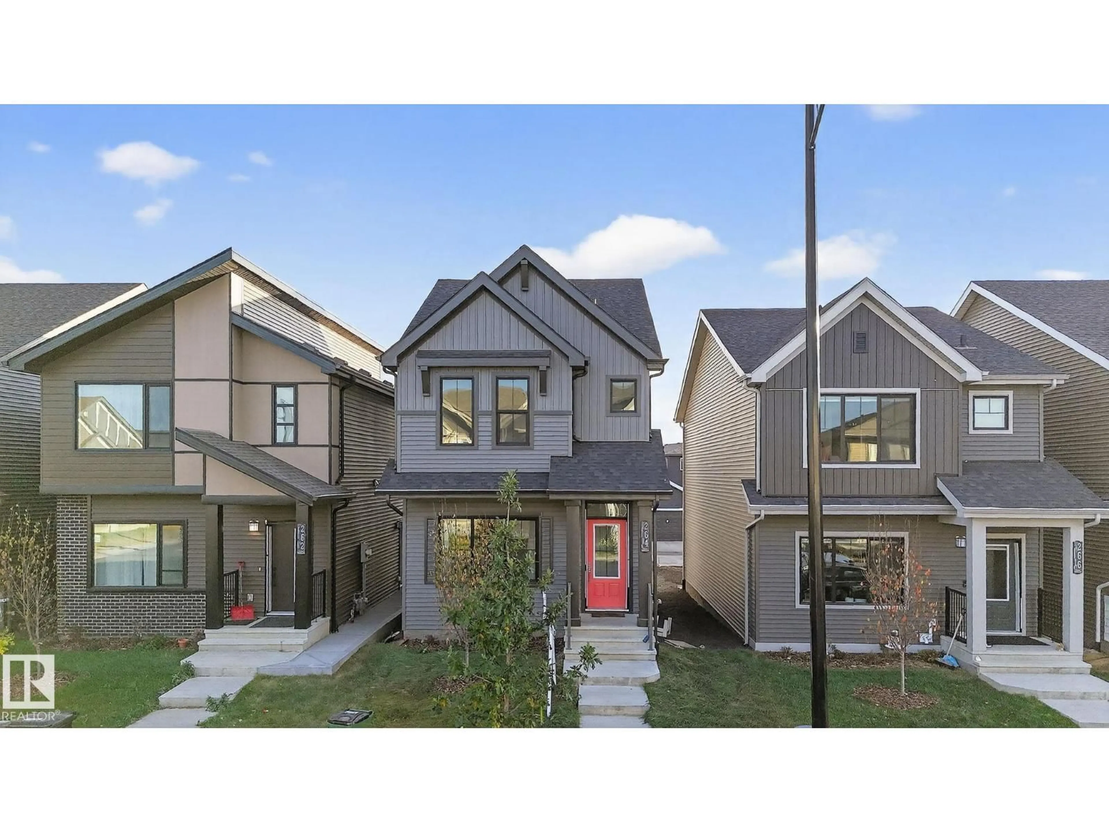 Home with vinyl exterior material, street for 264 ORCHARDS BV, Edmonton Alberta T6X2Y6