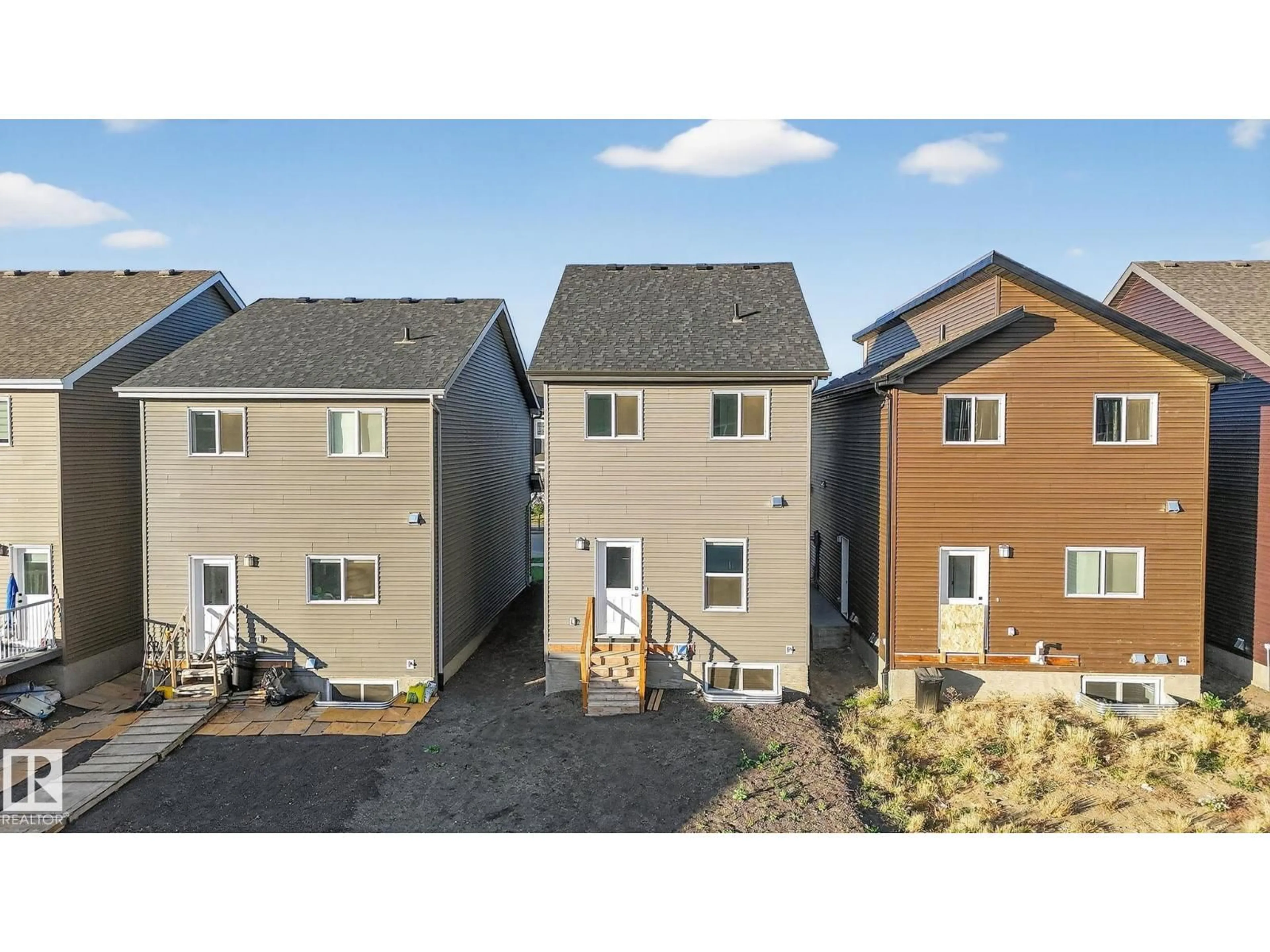 A pic from outside/outdoor area/front of a property/back of a property/a pic from drone, street for 264 ORCHARDS BV, Edmonton Alberta T6X2Y6
