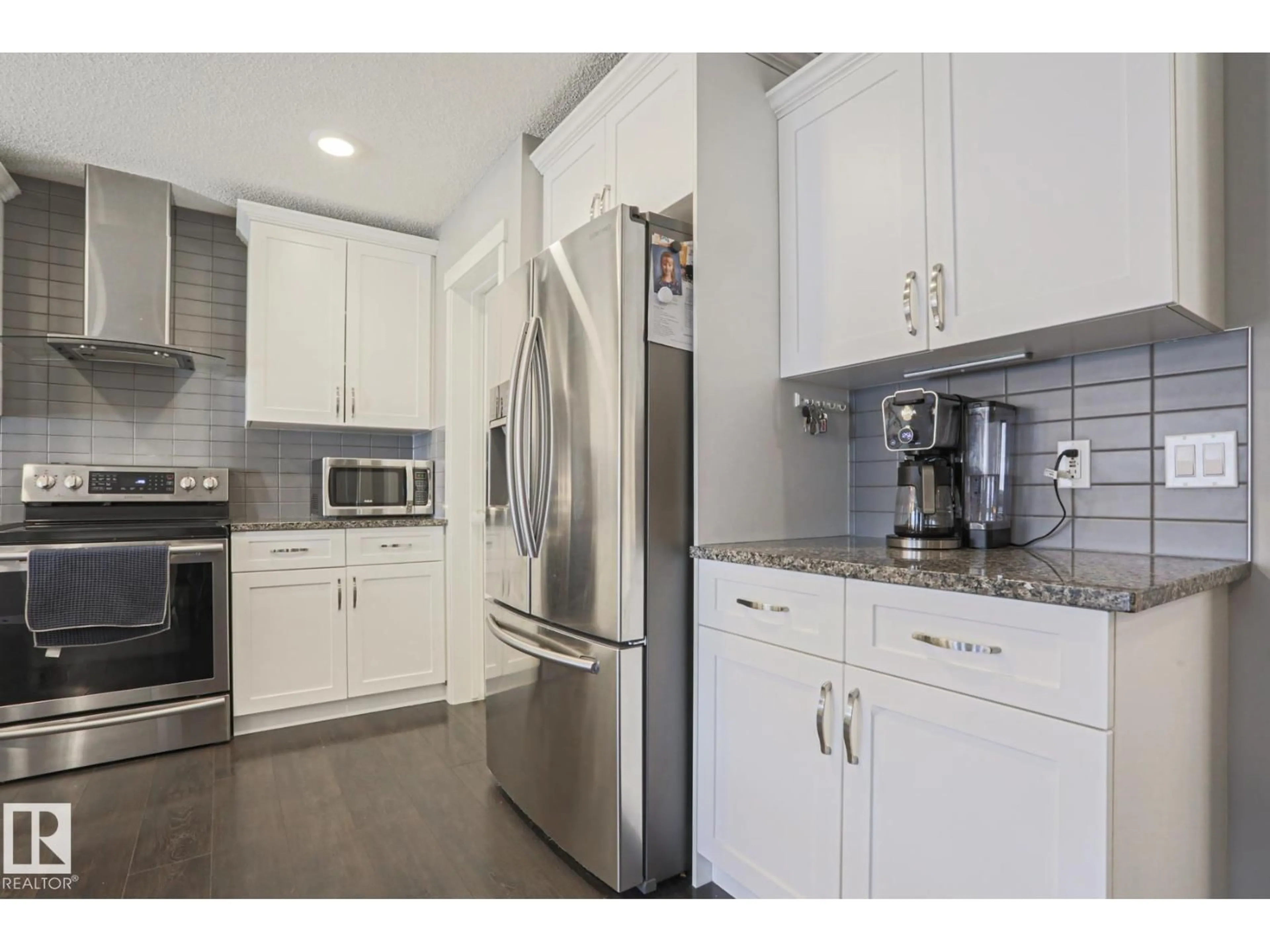 Open concept kitchen, ceramic/tile floor for 2033 WESTERRA LO, Stony Plain Alberta T7Z0H8