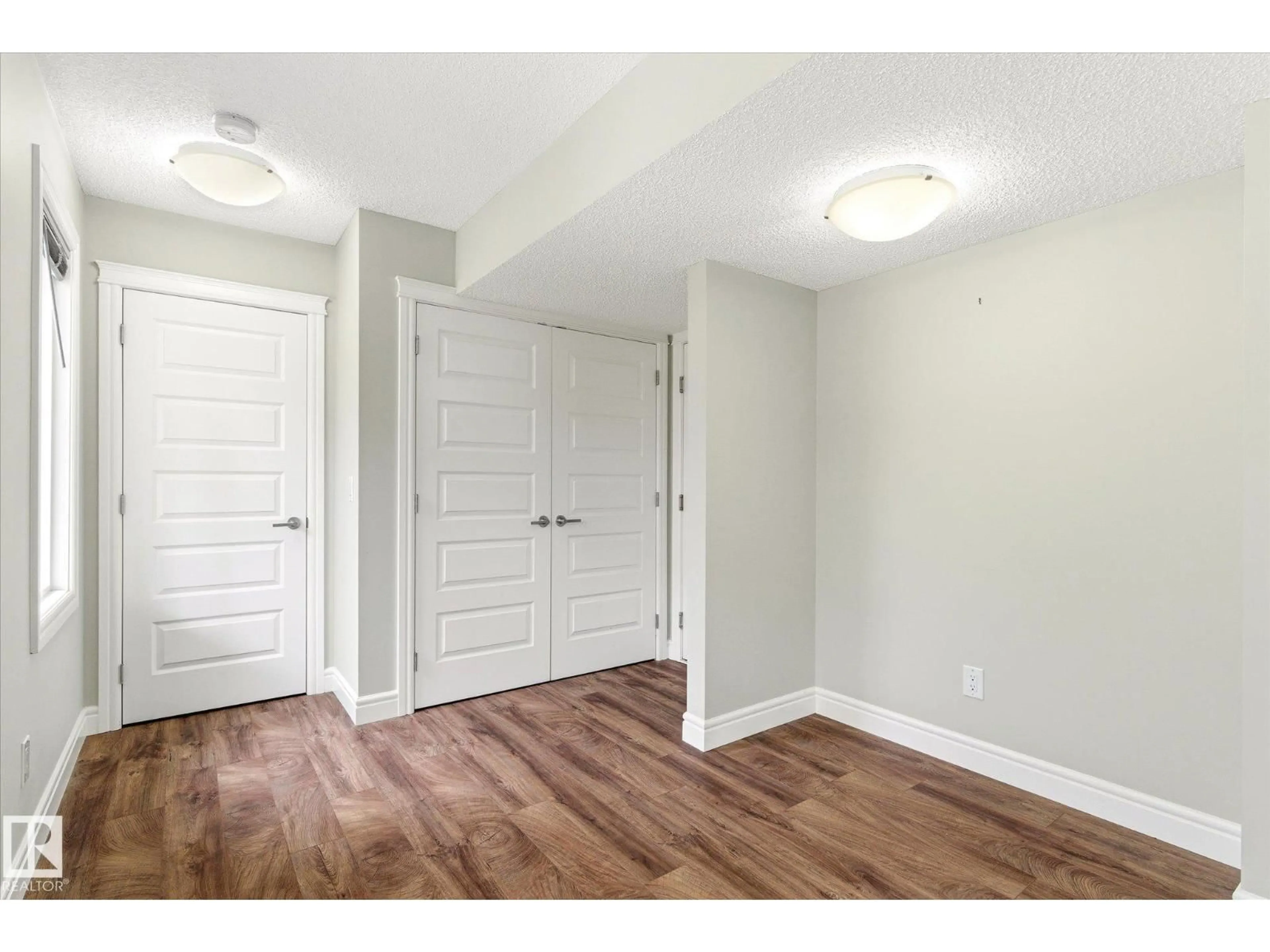 Indoor entryway for 330 BULYEA RD, Edmonton Alberta T6R0W8