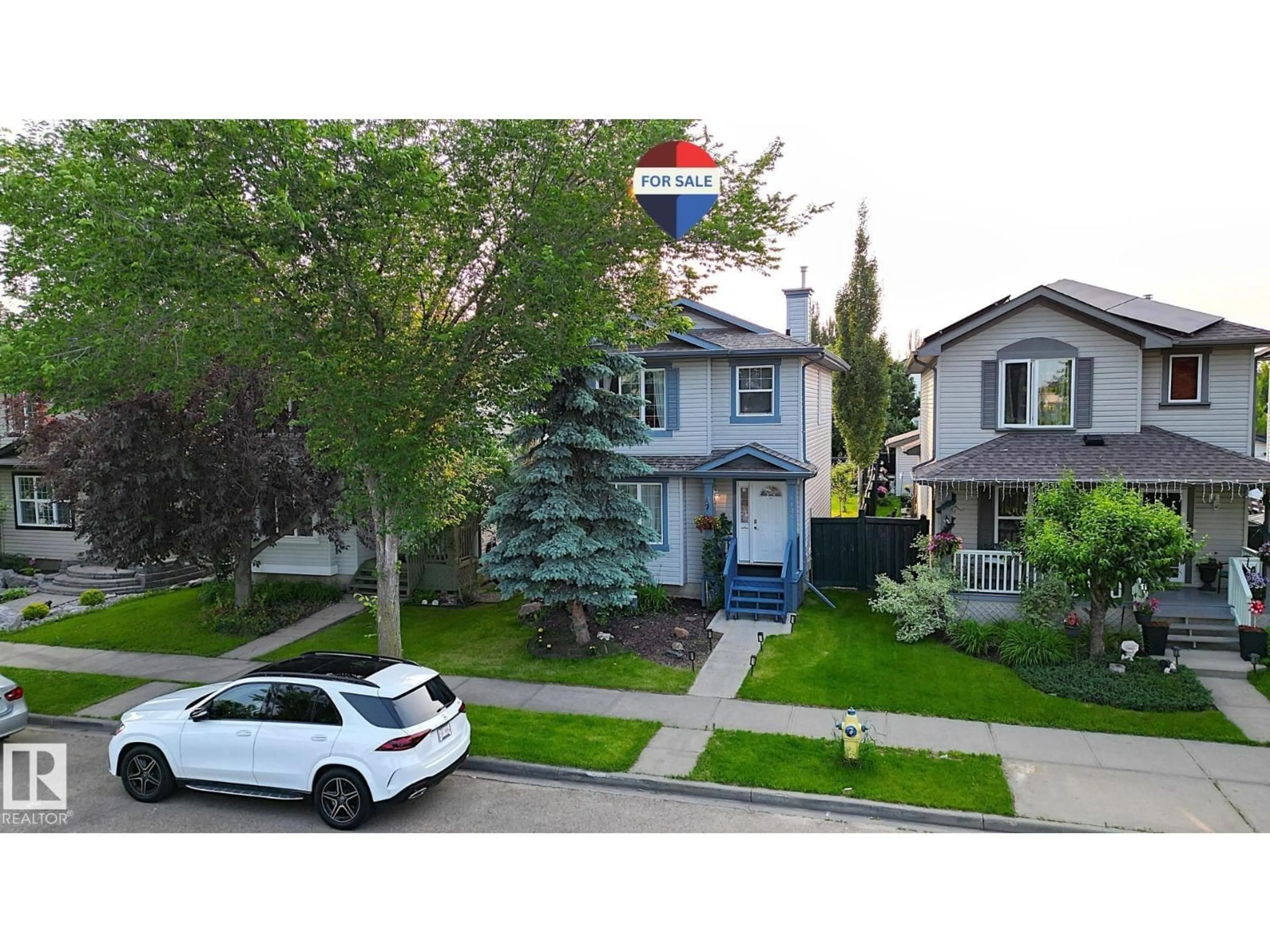 A pic from outside/outdoor area/front of a property/back of a property/a pic from drone, street for 1126 GRANTHAM DR, Edmonton Alberta T5T6L1
