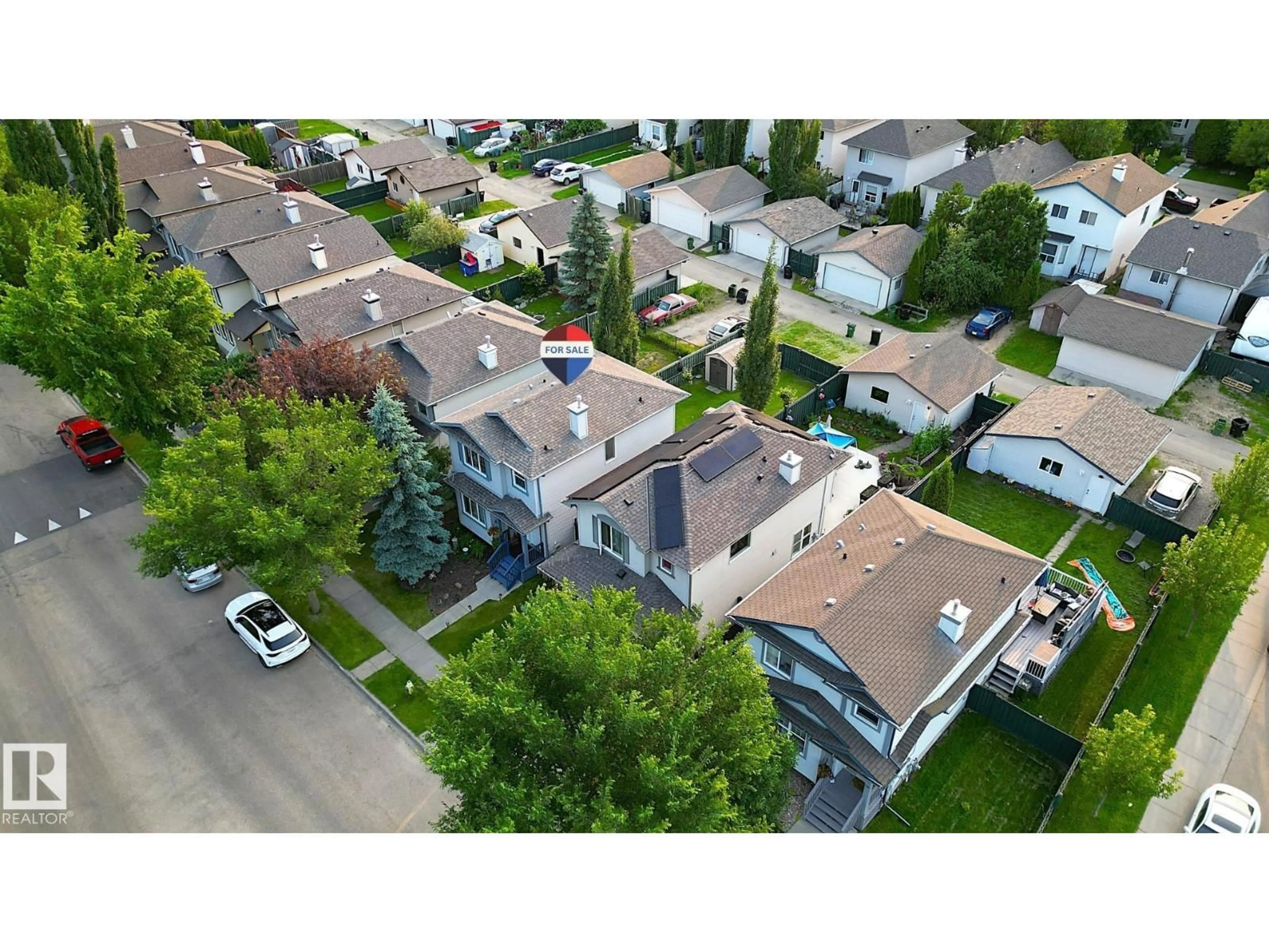 A pic from outside/outdoor area/front of a property/back of a property/a pic from drone, street for 1126 GRANTHAM DR, Edmonton Alberta T5T6L1