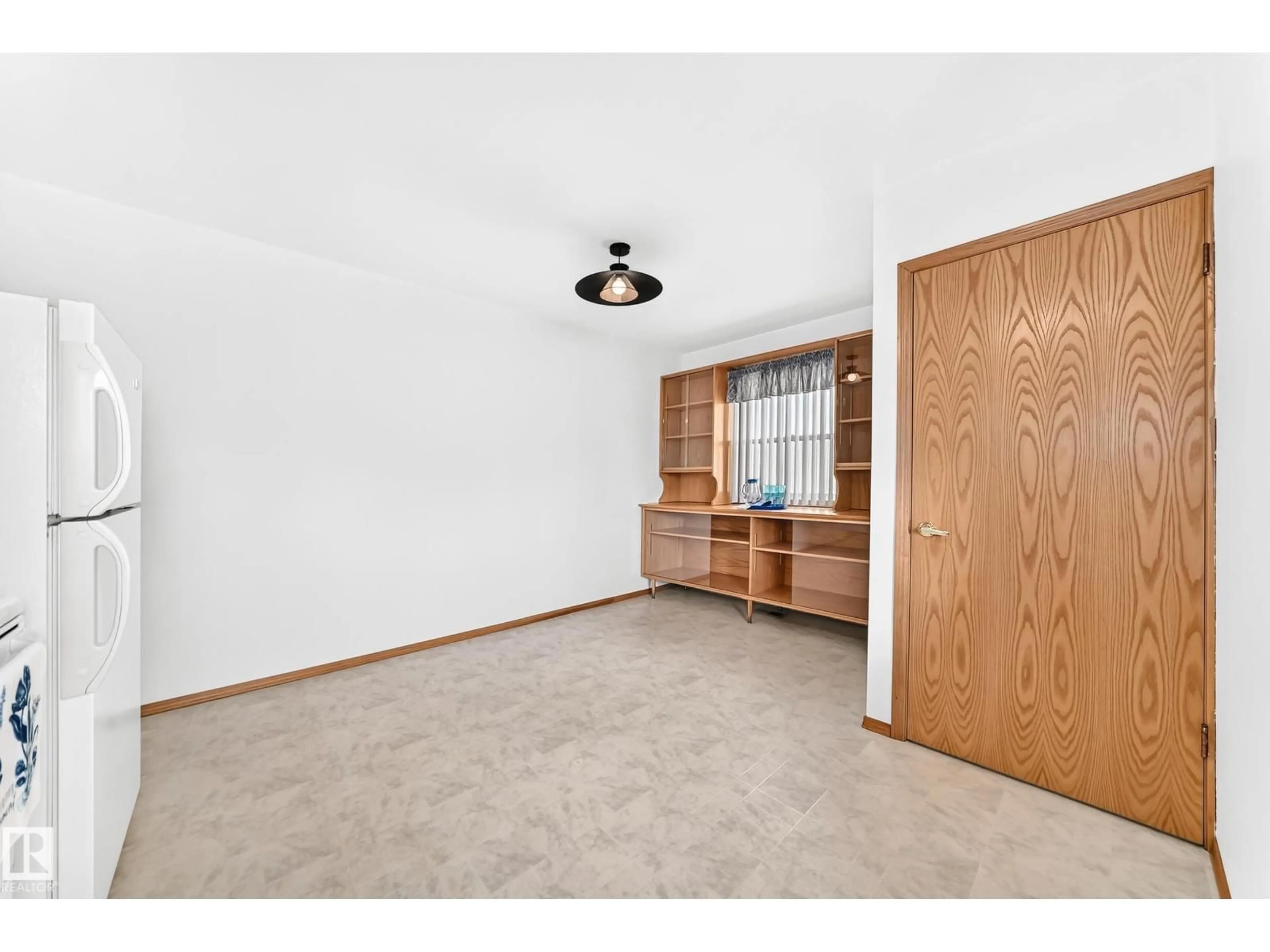 A pic of a room for 10819 137 AV, Edmonton Alberta T5E1Z2