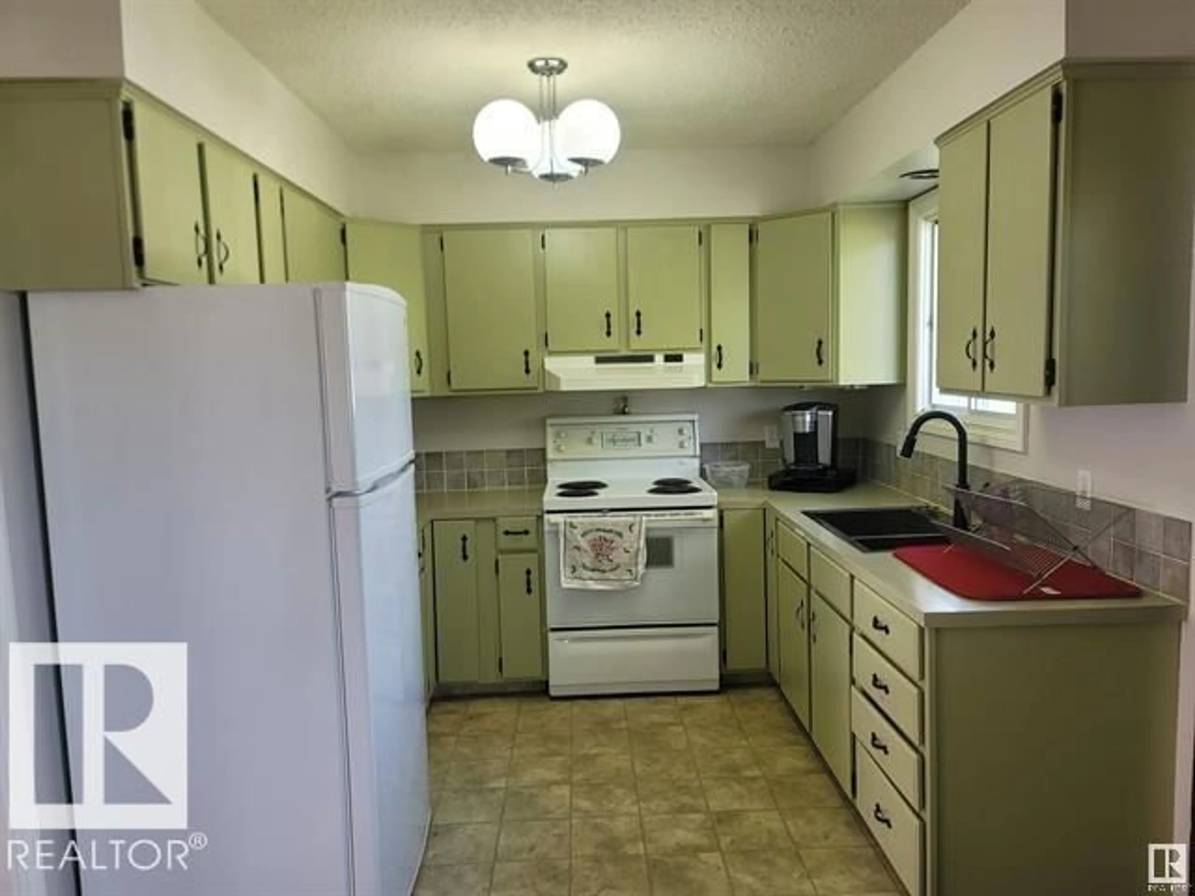 Standard kitchen, unknown for 4514 41A ST, Bonnyville Town Alberta T9N1K3
