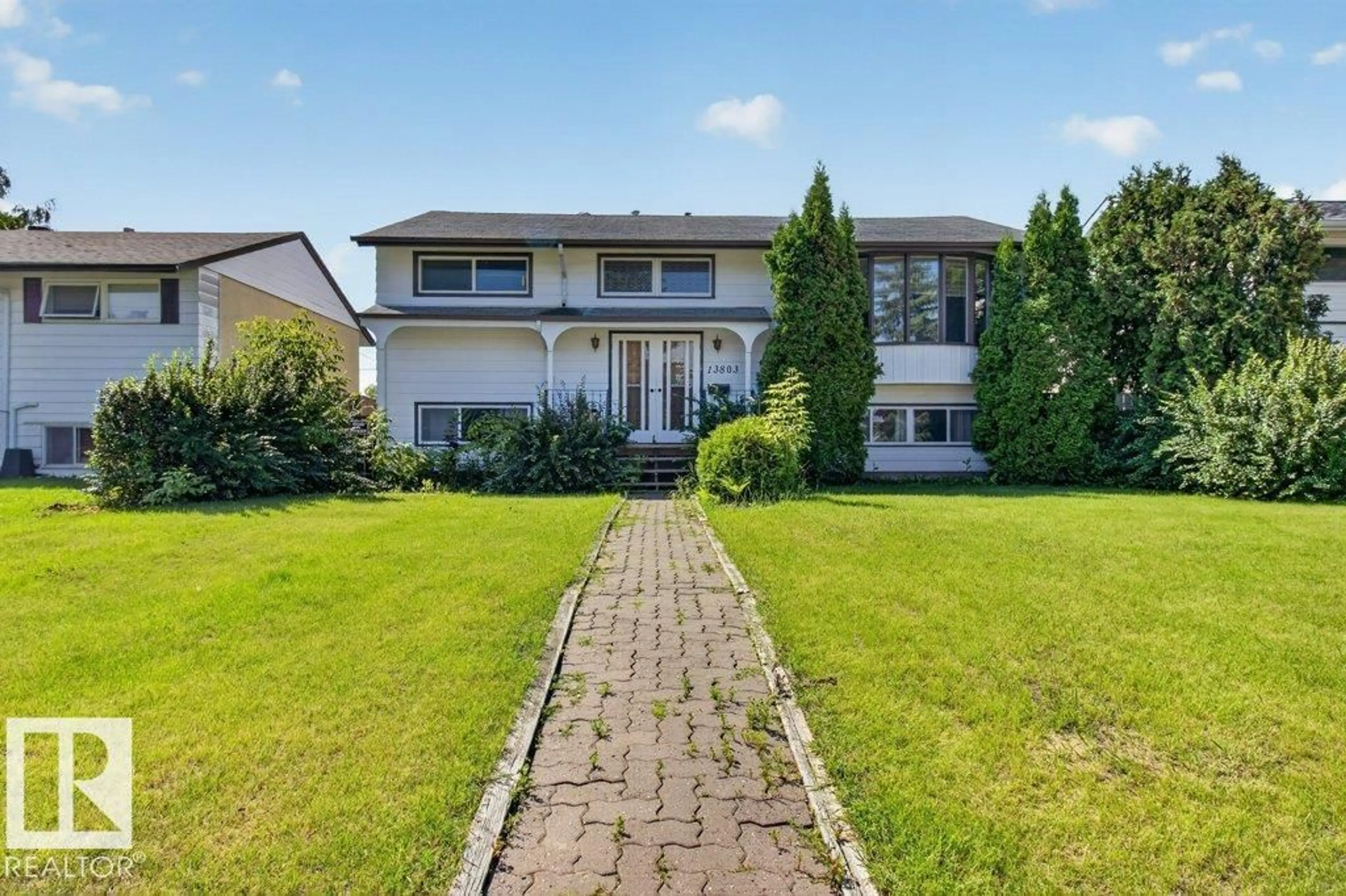 A pic from outside/outdoor area/front of a property/back of a property/a pic from drone, street for 13803 133 AV, Edmonton Alberta T5L3T3