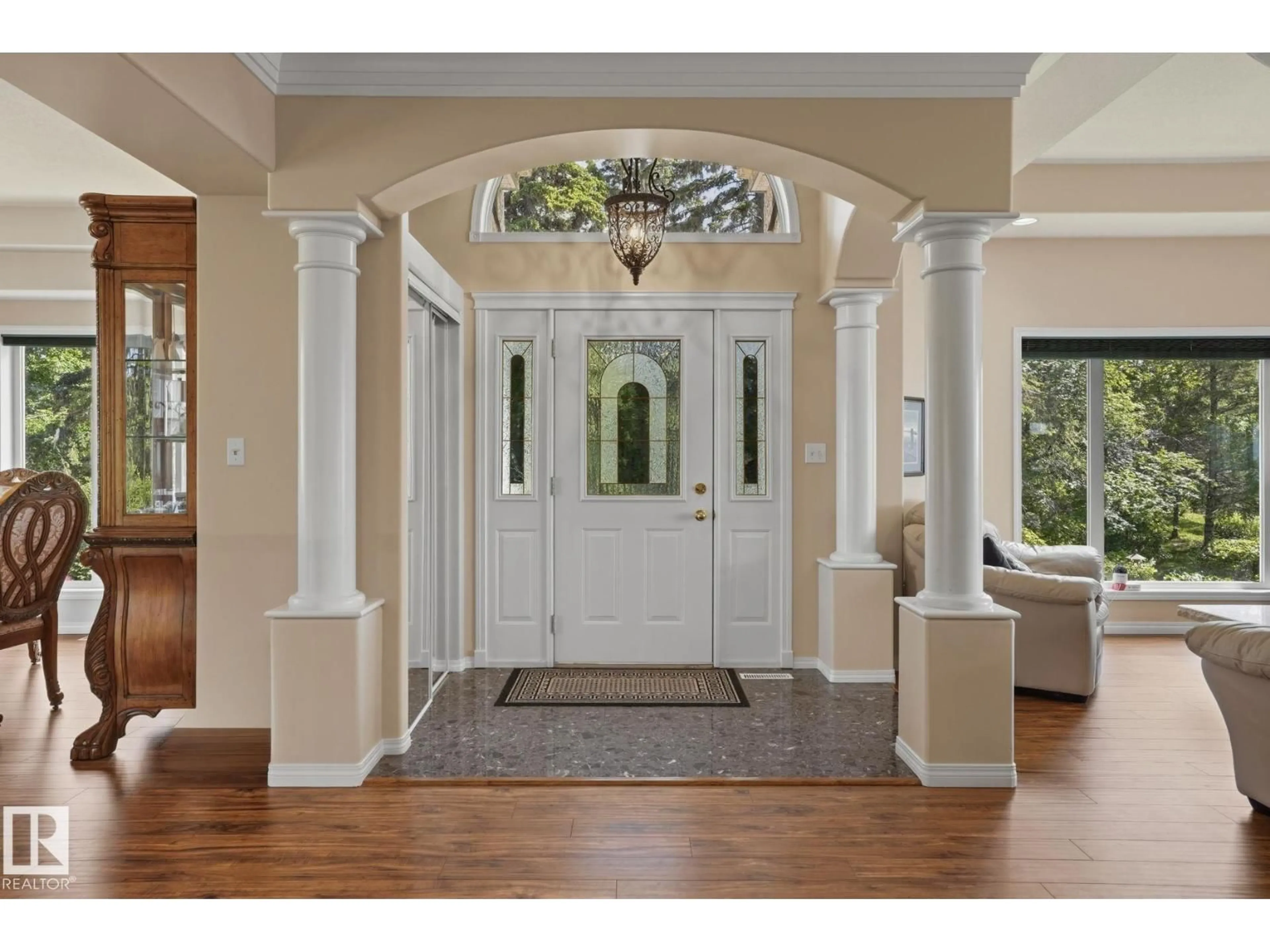 Indoor entryway for 9 MARTIN RD, Rural Lac Ste. Anne County Alberta T0E1A0