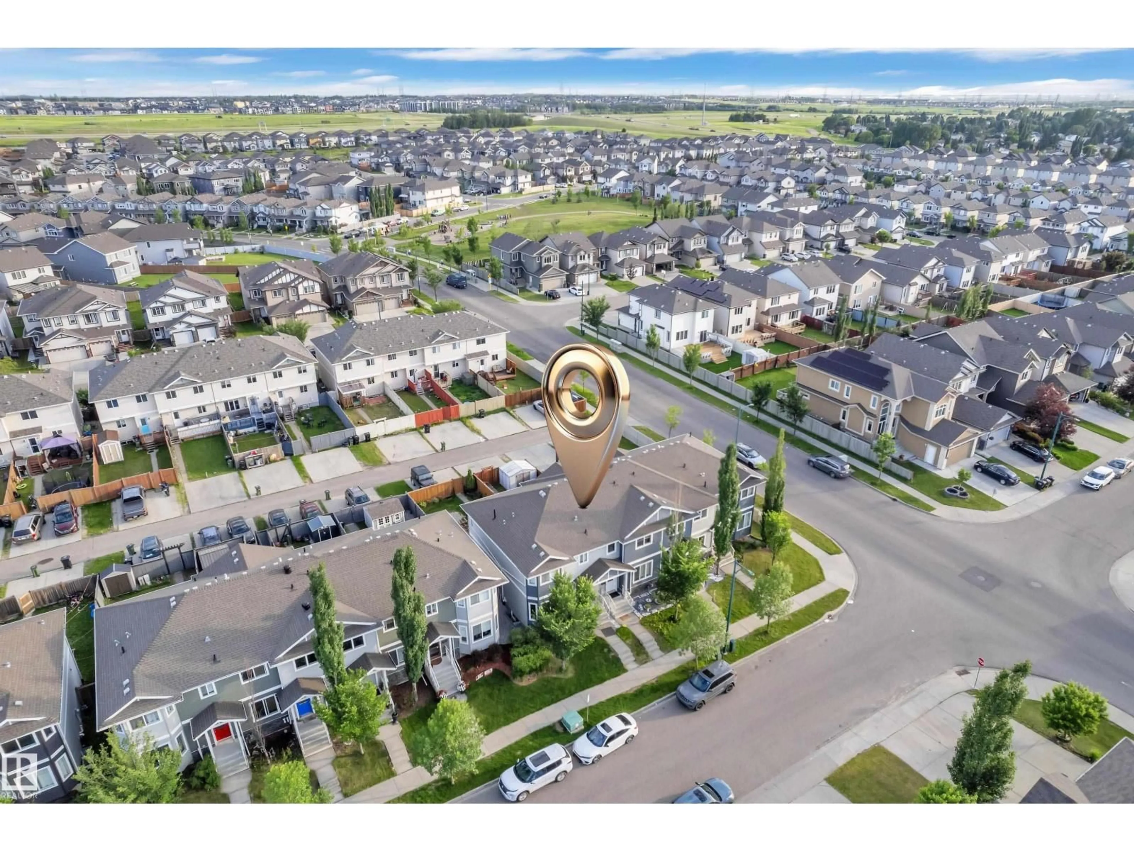 A pic from outside/outdoor area/front of a property/back of a property/a pic from drone, street for 3127 16 AV, Edmonton Alberta T6T0P7