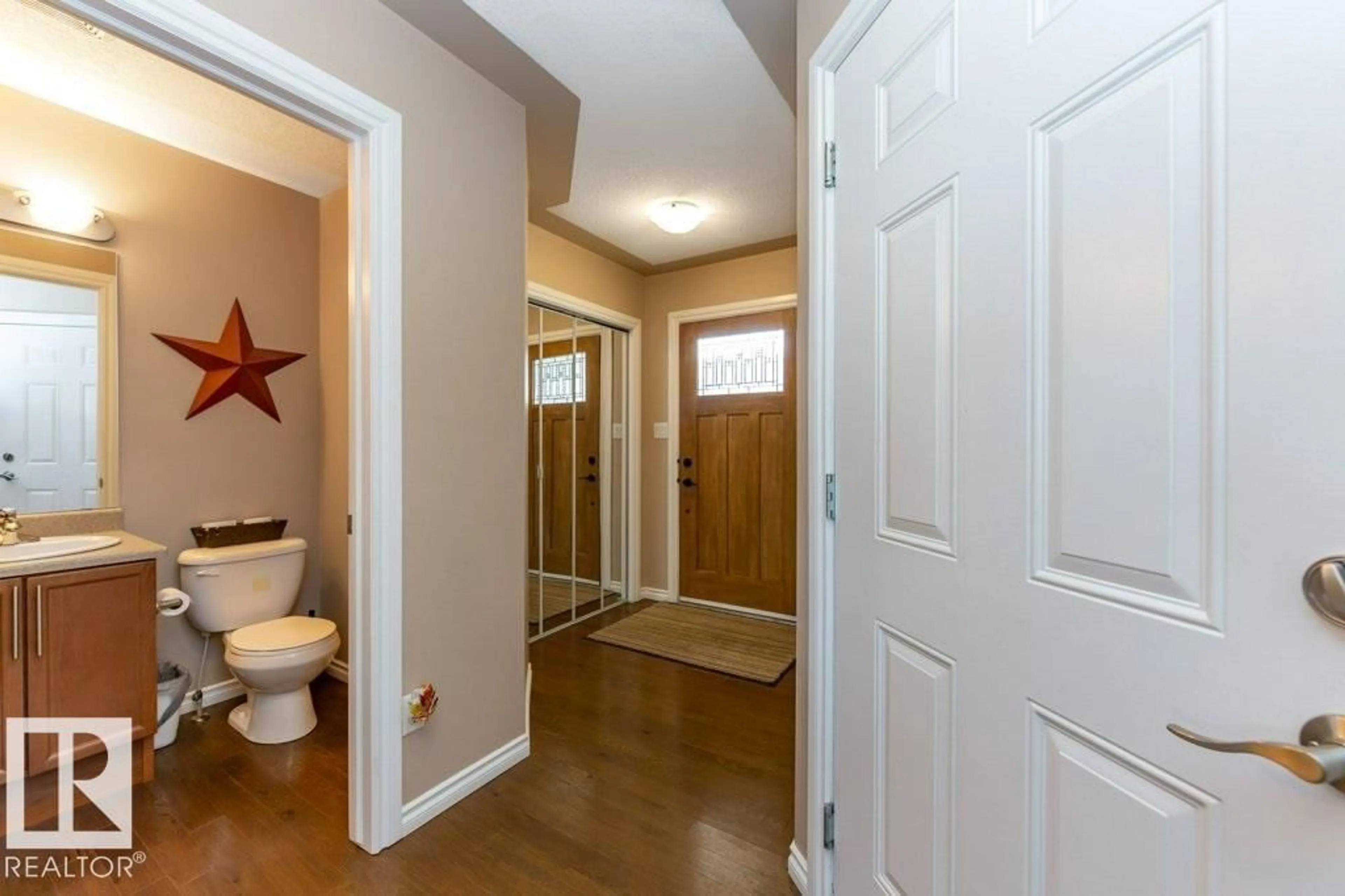 Indoor entryway for 5420 - 134 GRANT MACEWAN BV, Leduc Alberta T9E0M1