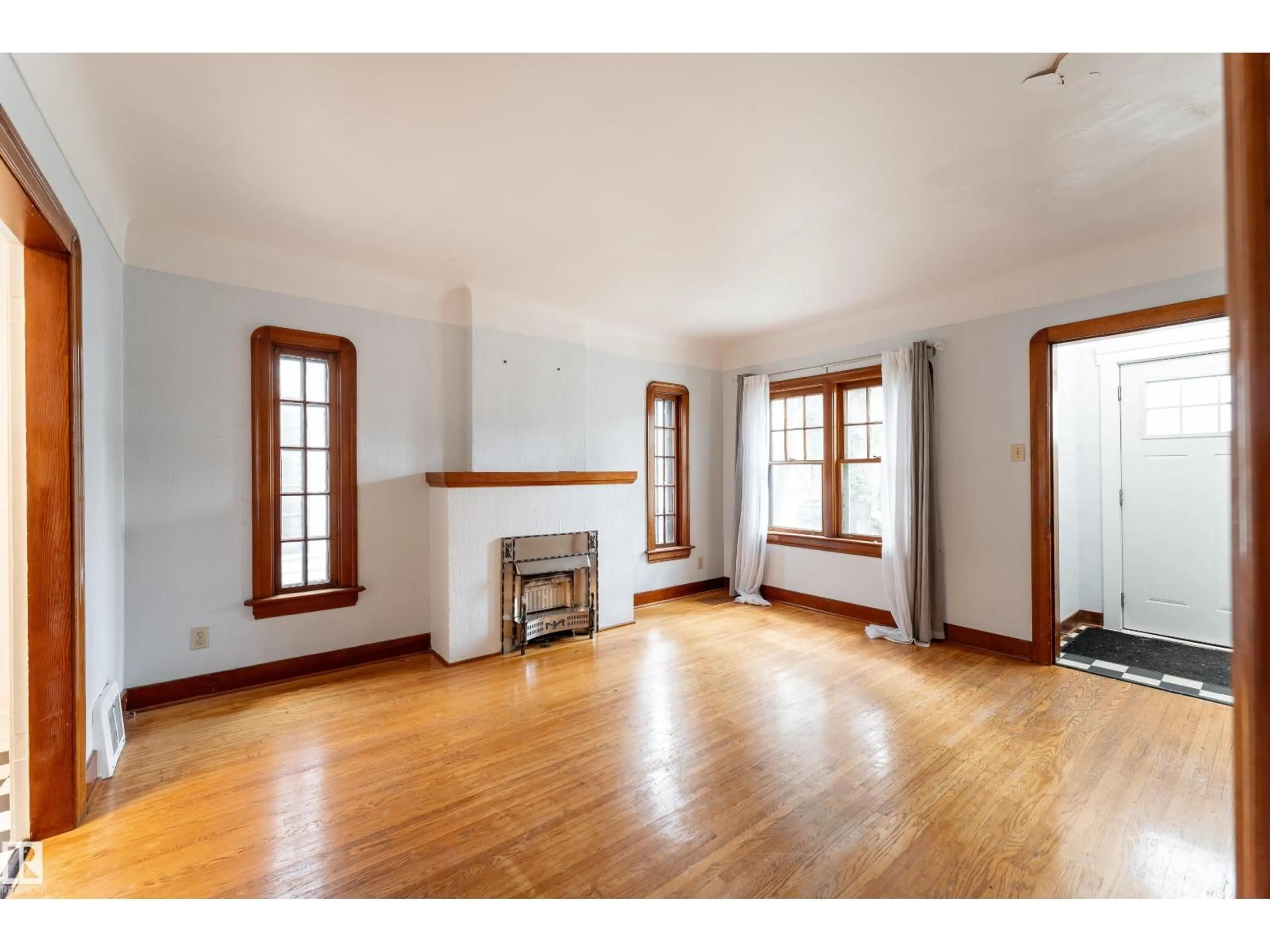A pic of a room for 11112 81 AV, Edmonton Alberta T6G0S5
