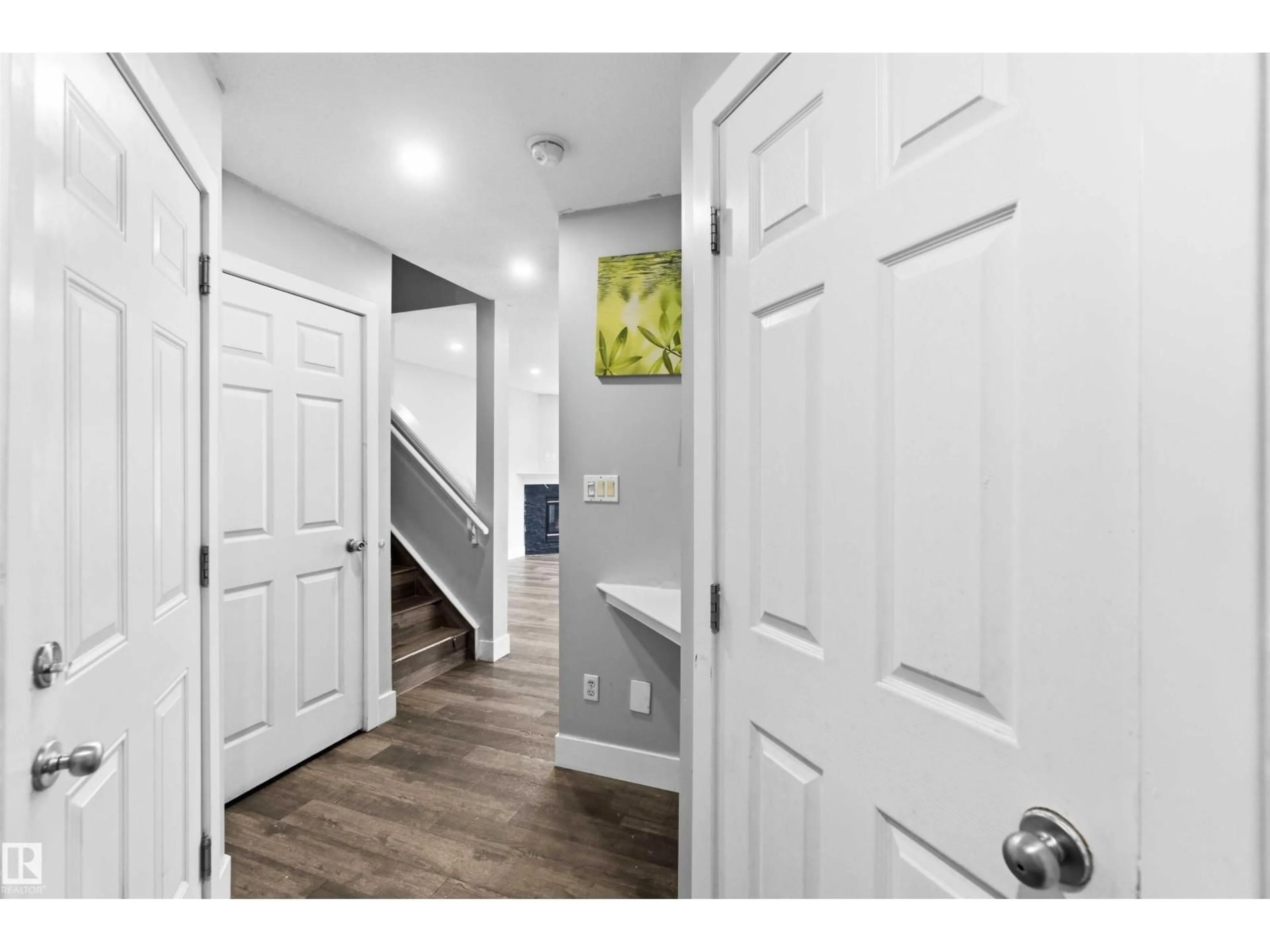 Indoor entryway for 120 - 64 MAGRATH RD, Edmonton Alberta T6R0C6
