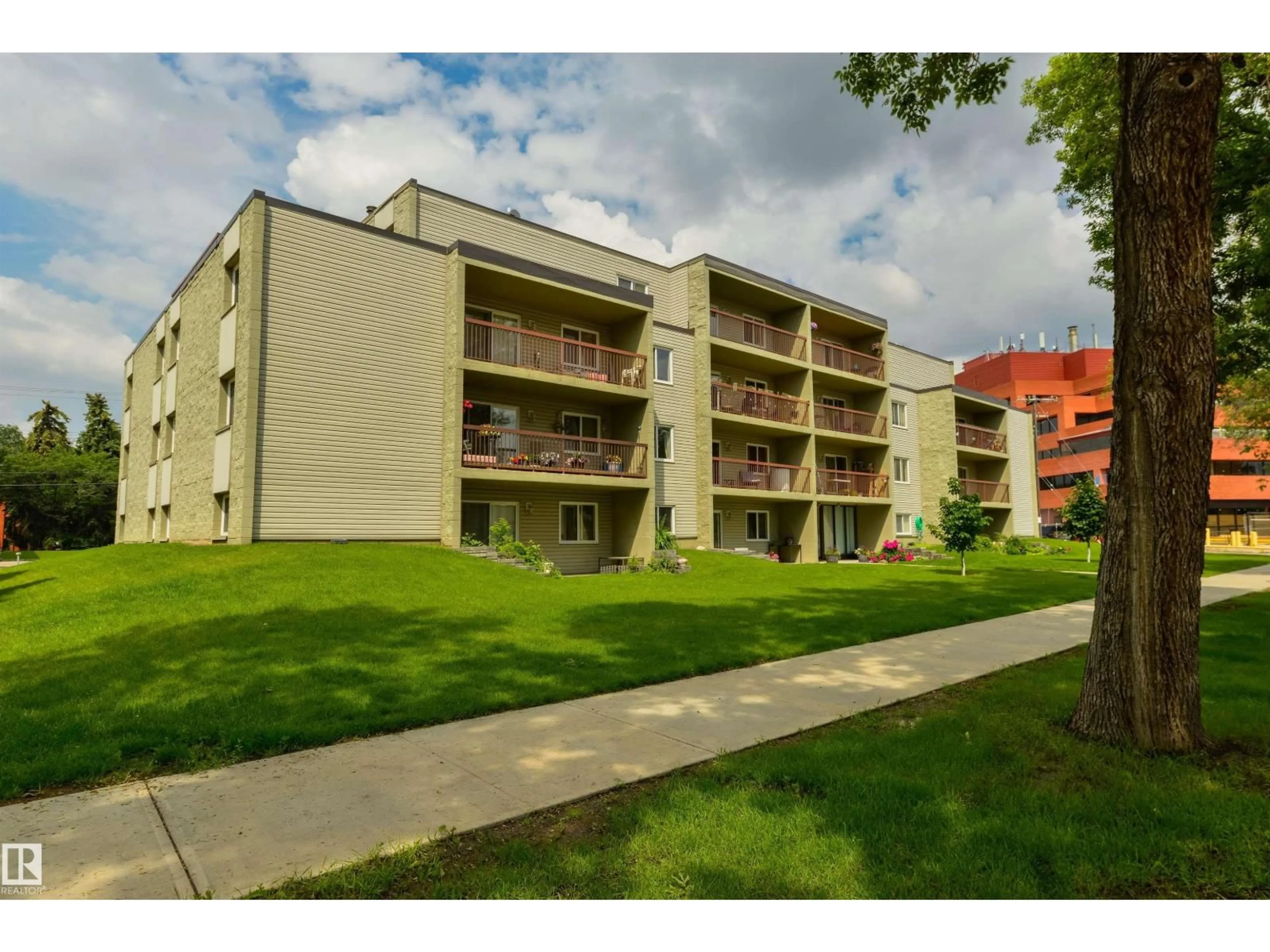 Patio, street for 204 - 11026 106 ST NW, Edmonton Alberta T5H2Y4