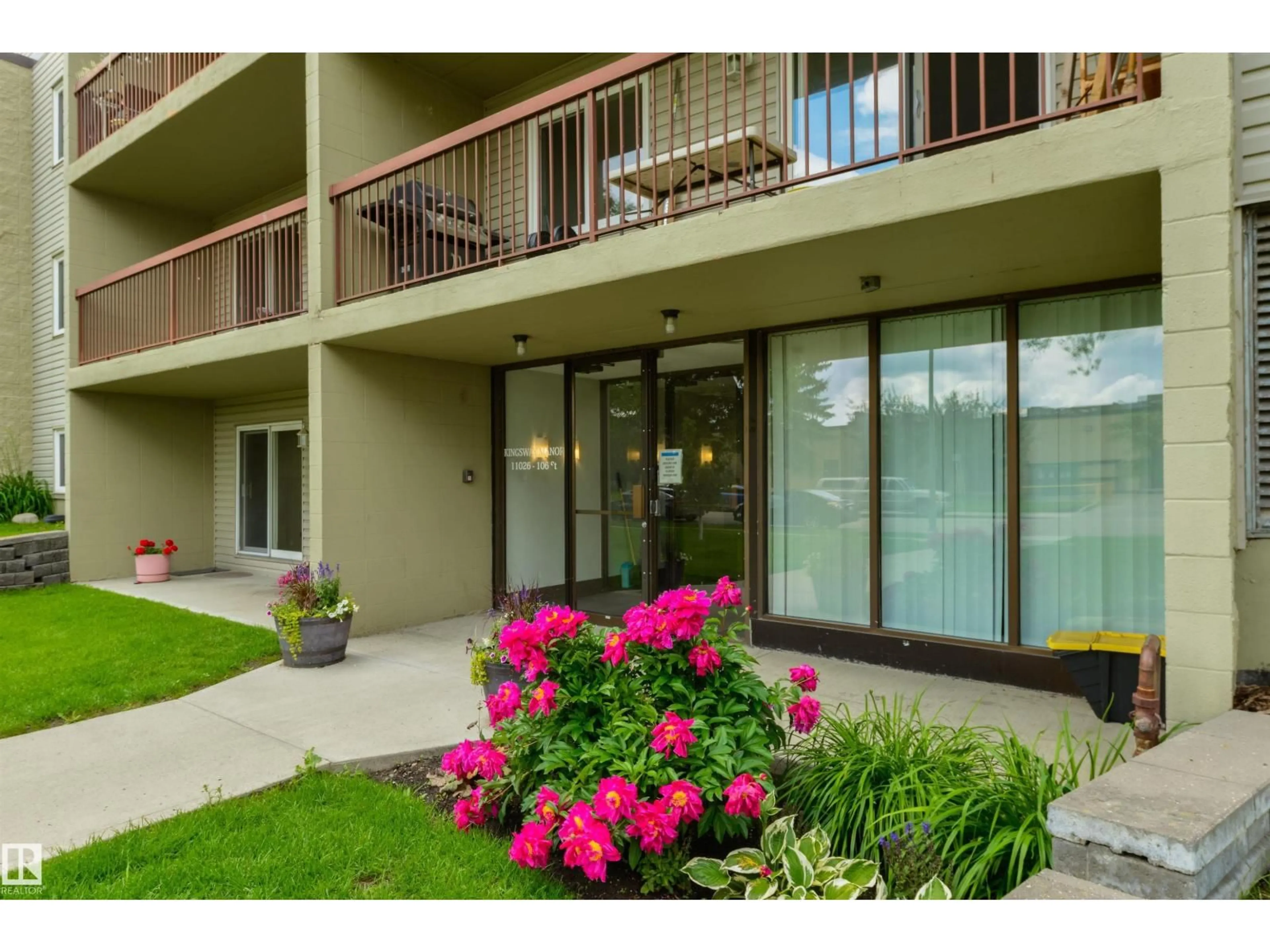 Patio, water/lake/river/ocean view for 204 - 11026 106 ST NW, Edmonton Alberta T5H2Y4