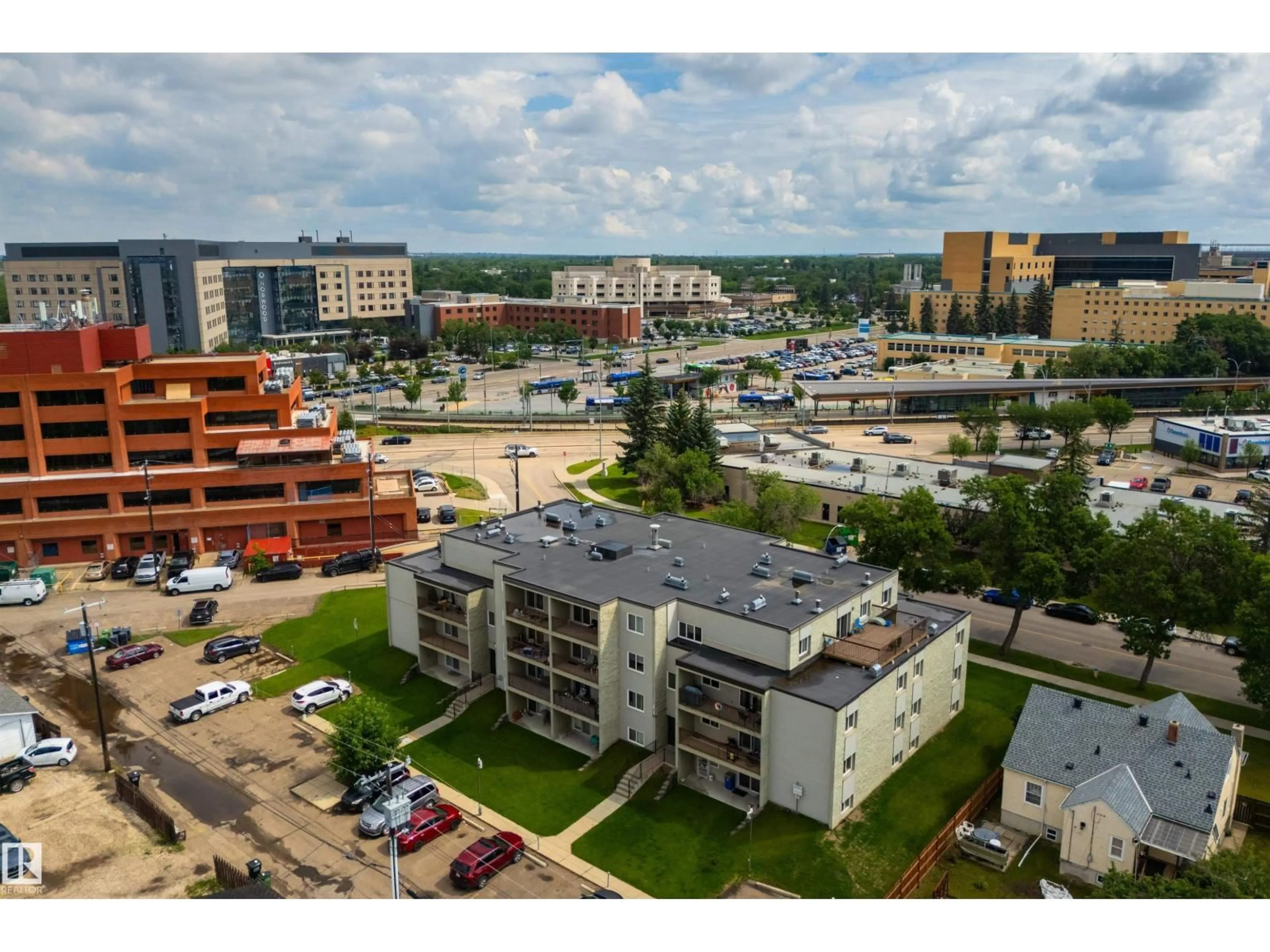 A pic from outside/outdoor area/front of a property/back of a property/a pic from drone, city buildings view from balcony for 401 - 11026 106 ST, Edmonton Alberta T5H2Y4