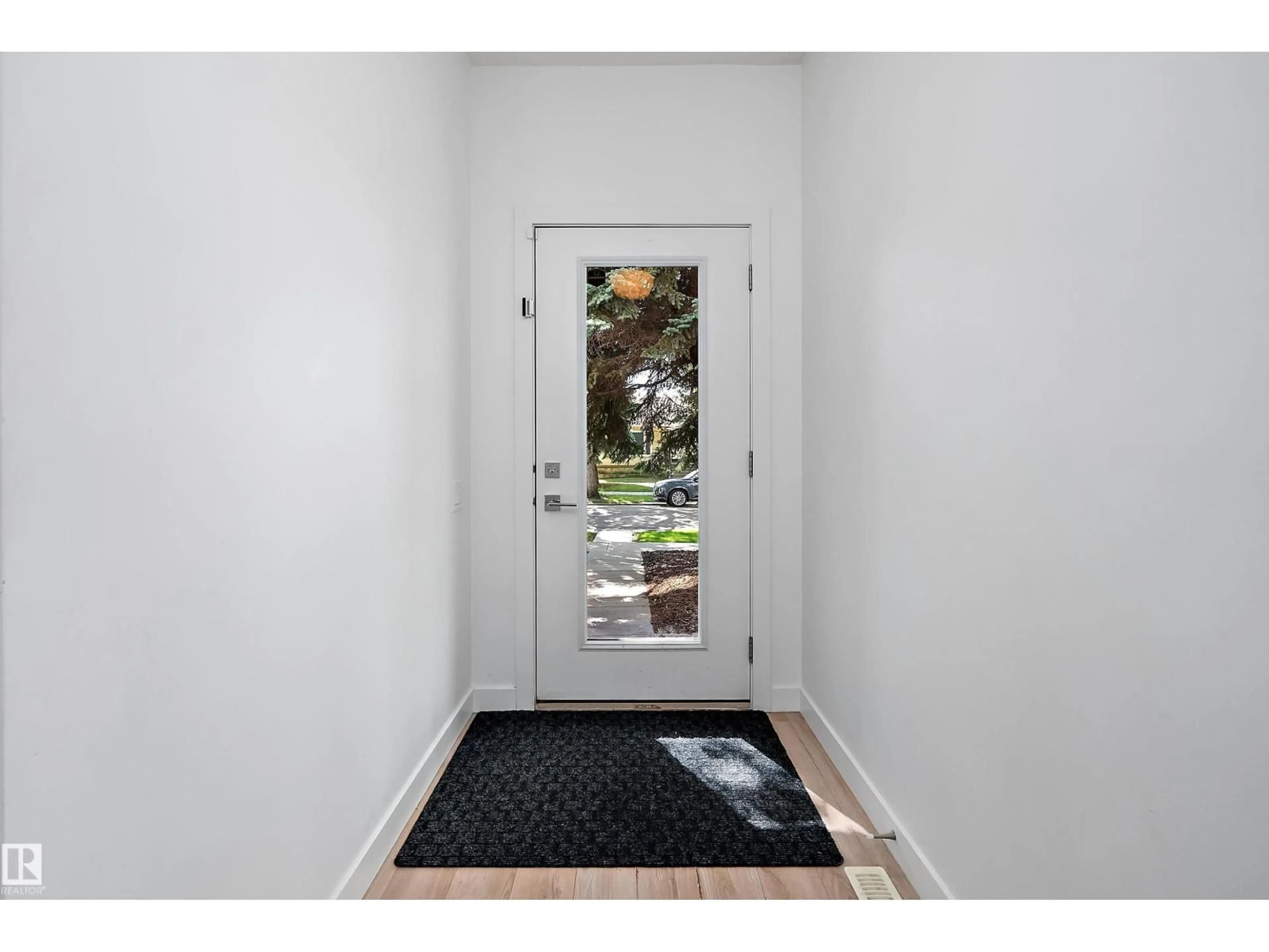 Indoor entryway for NW - 11413 126 ST, Edmonton Alberta T5M0R7