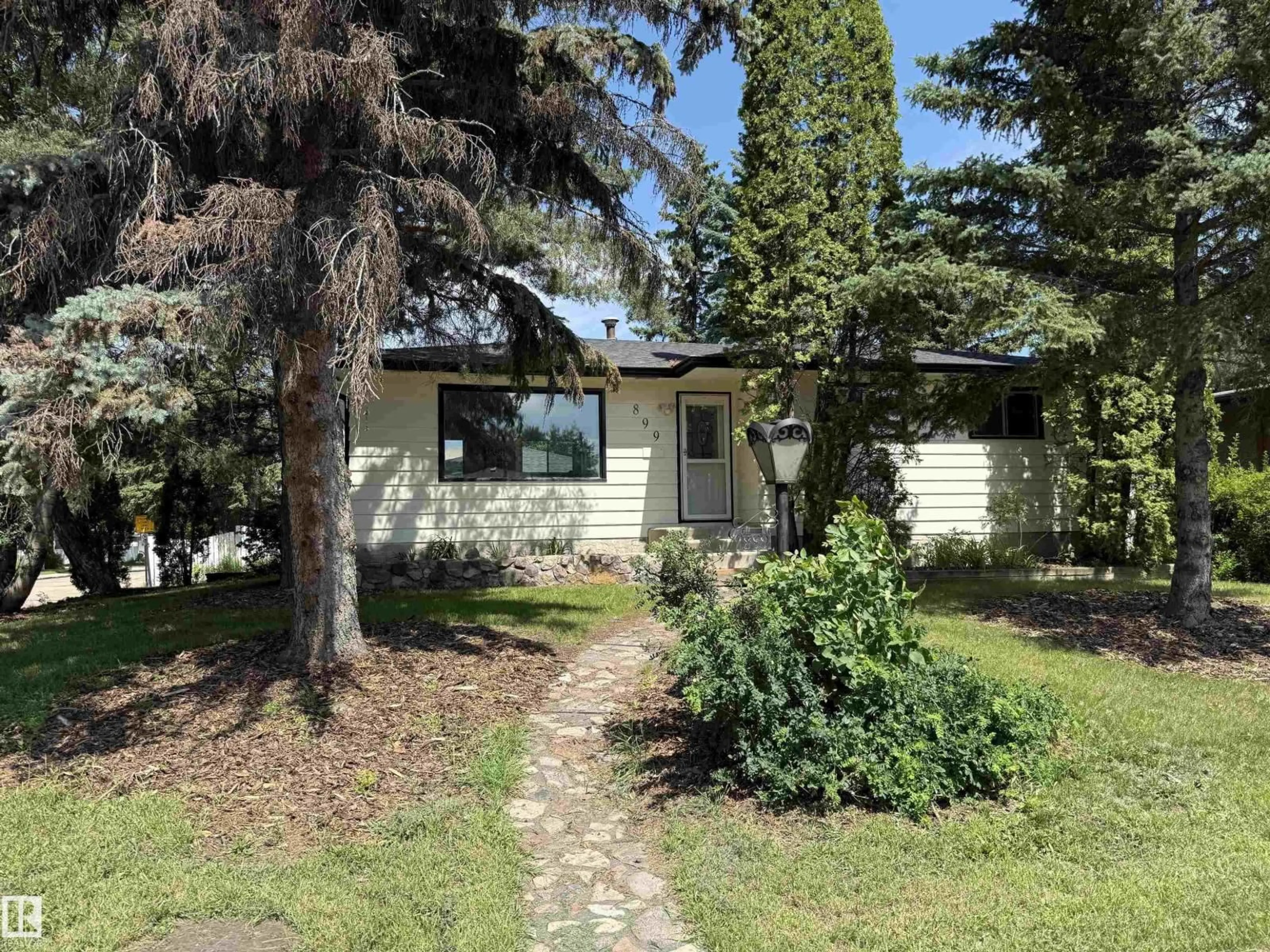 Home with vinyl exterior material, street for 899 ALDER AV, Sherwood Park Alberta T8A1V4