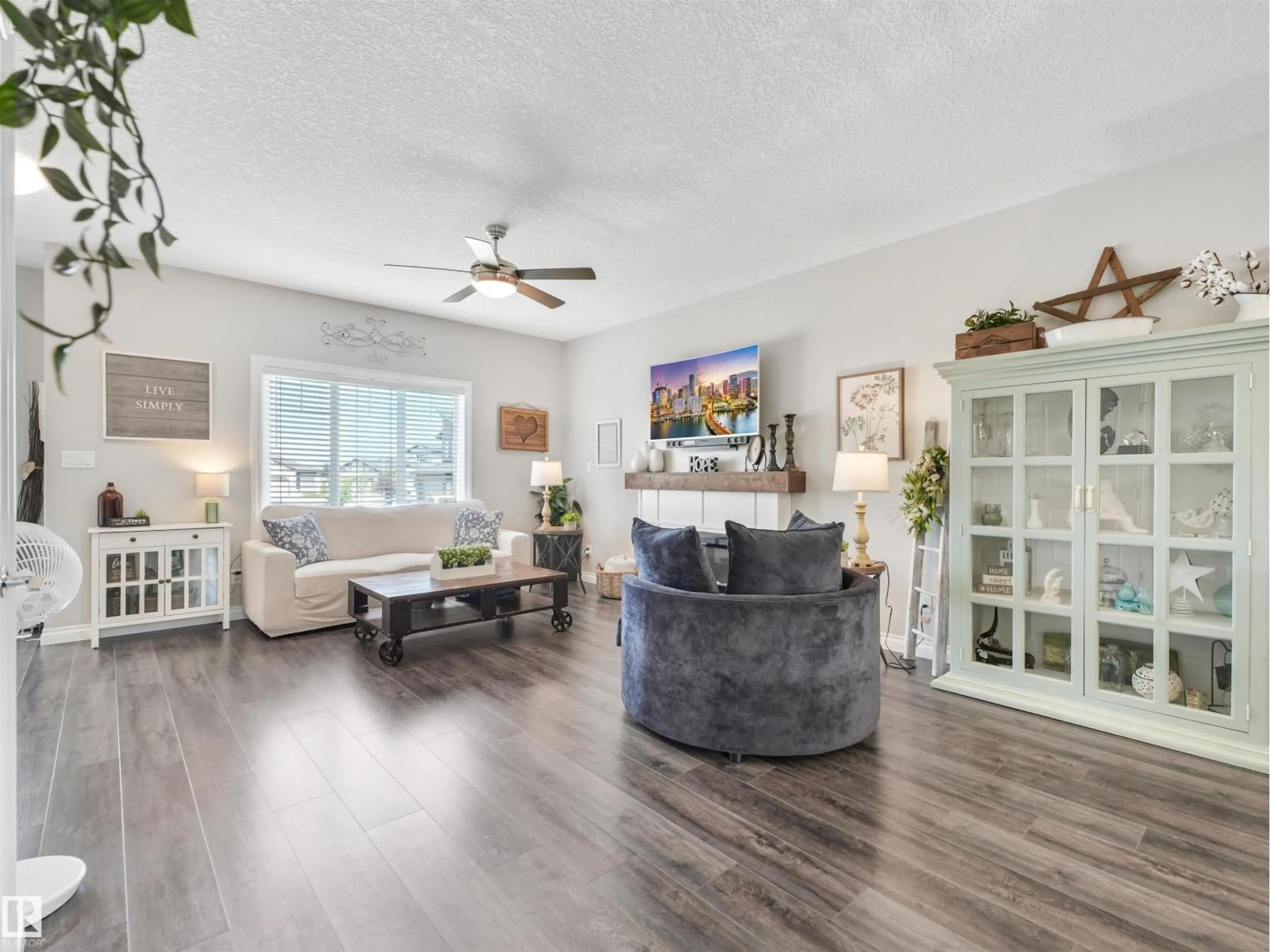 Living room with furniture, unknown for 283 AMEENA DR, Leduc Alberta T9E1J1