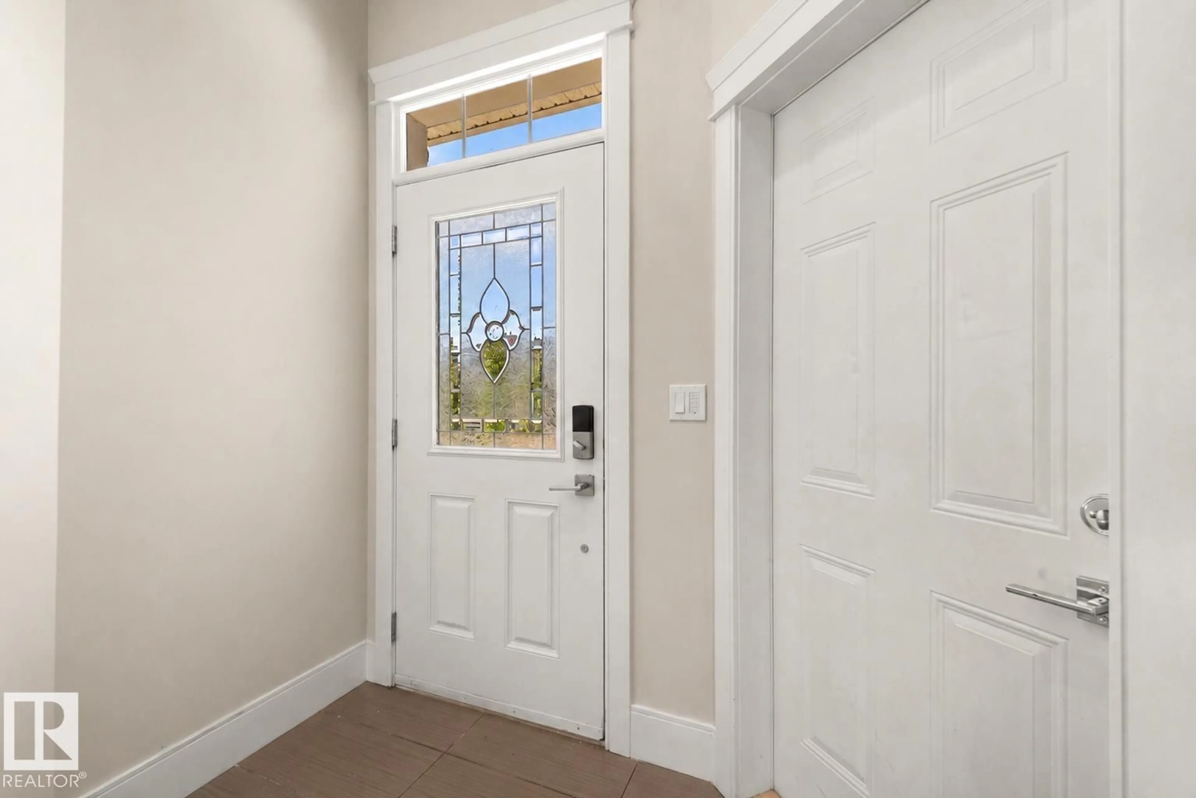 Indoor entryway for 51101 - 355 RGE ROAD 222 RGE ROAD, Rural Strathcona County Alberta T8C1G9