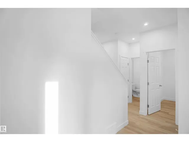 SW - 12127 34 AV, Edmonton 4