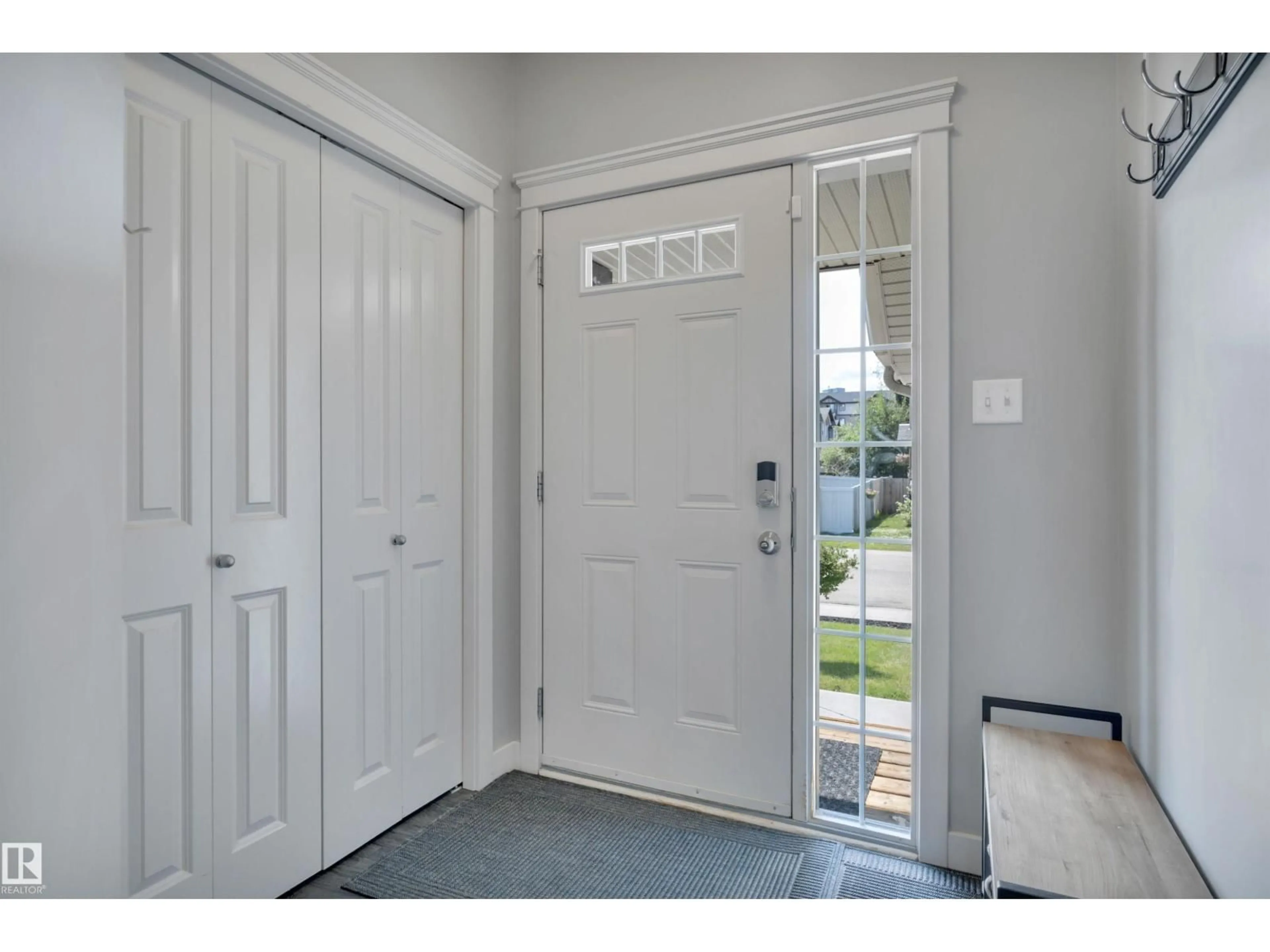 Indoor entryway for 3 MEADOWVIEW CO, Spruce Grove Alberta T7X0N2