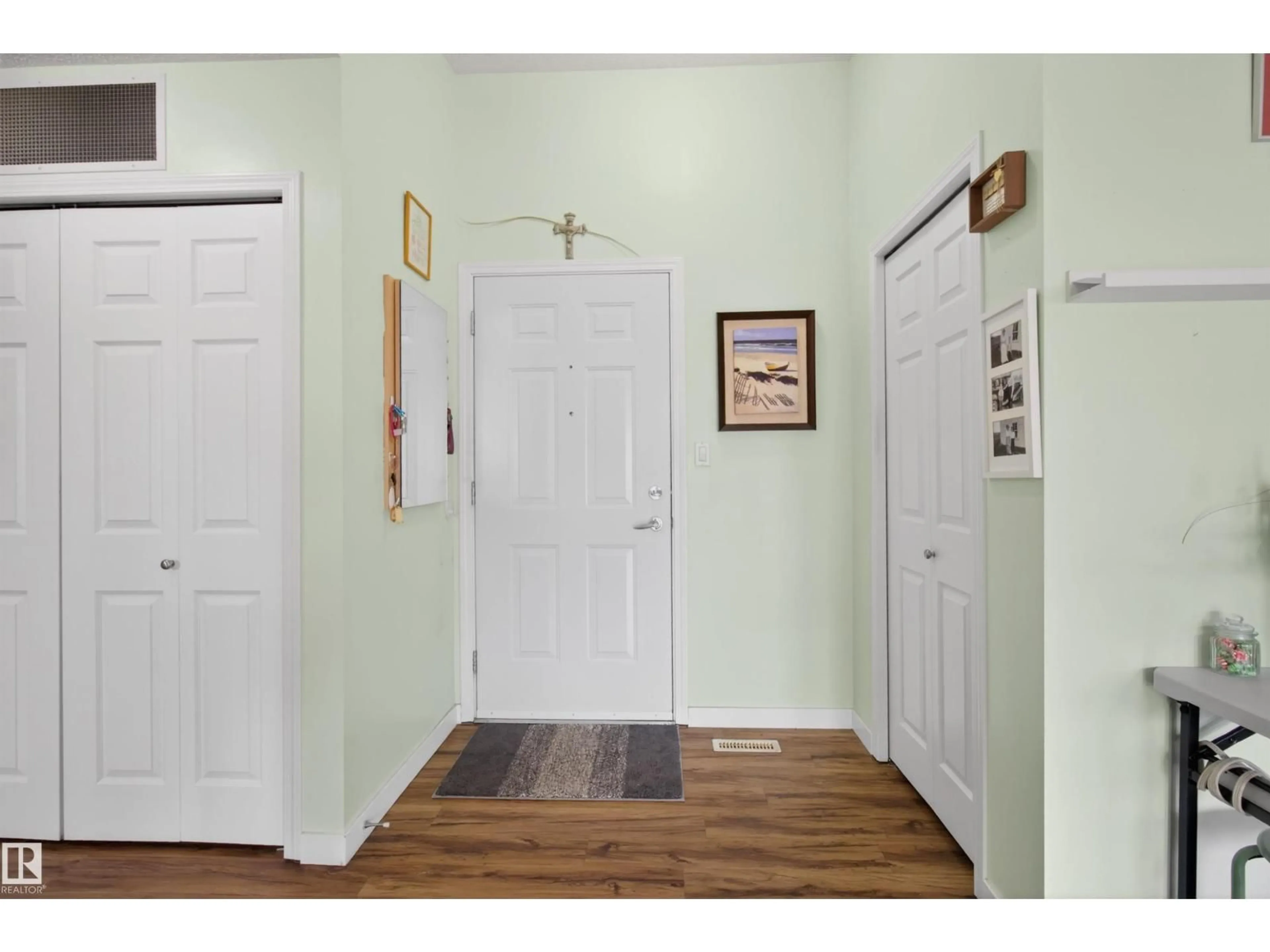 Indoor entryway for 202 - 10502 101 AV, Morinville Alberta T8R1V7